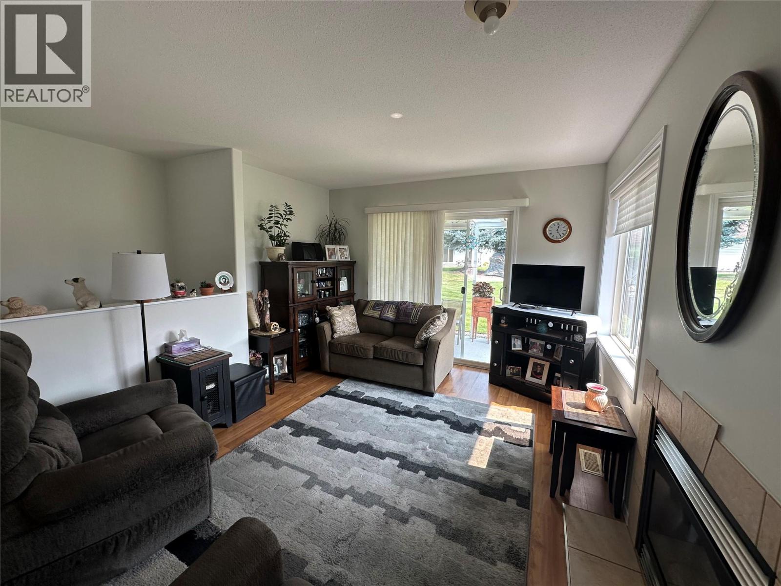 7186 Wright Way, Trail, British Columbia  V1R 4X6 - Photo 5 - 10398372