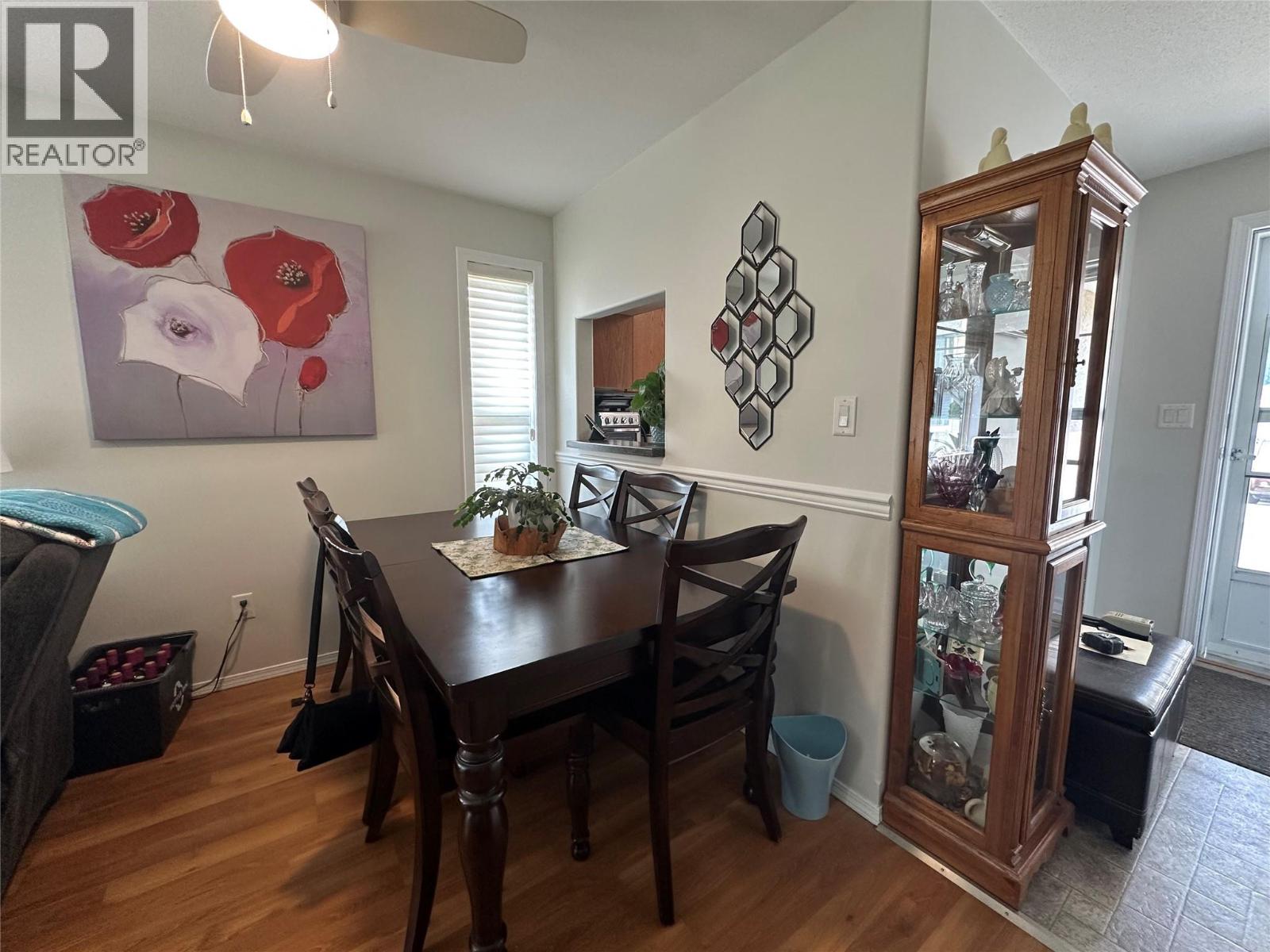 7186 Wright Way, Trail, British Columbia  V1R 4X6 - Photo 6 - 10398372