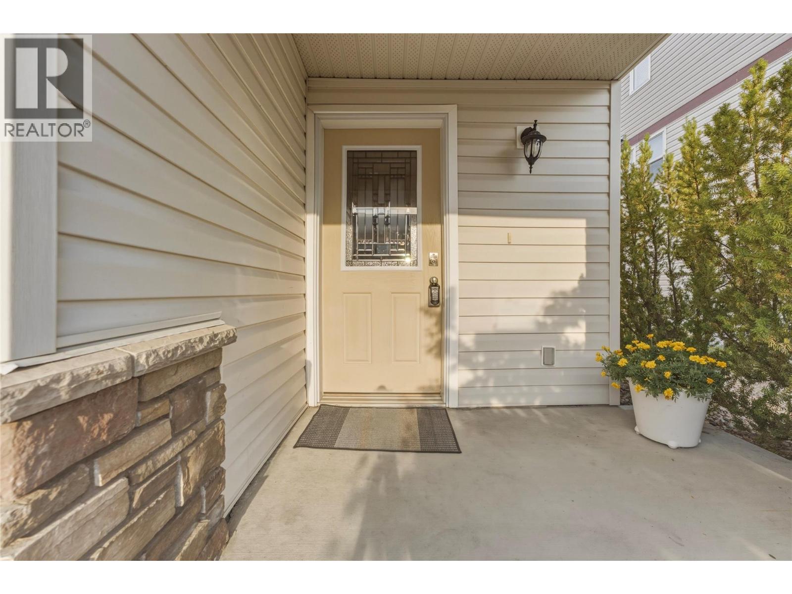 5901 Heritage Drive Unit# 10, Vernon, British Columbia  V1H 1Z5 - Photo 3 - 10398316