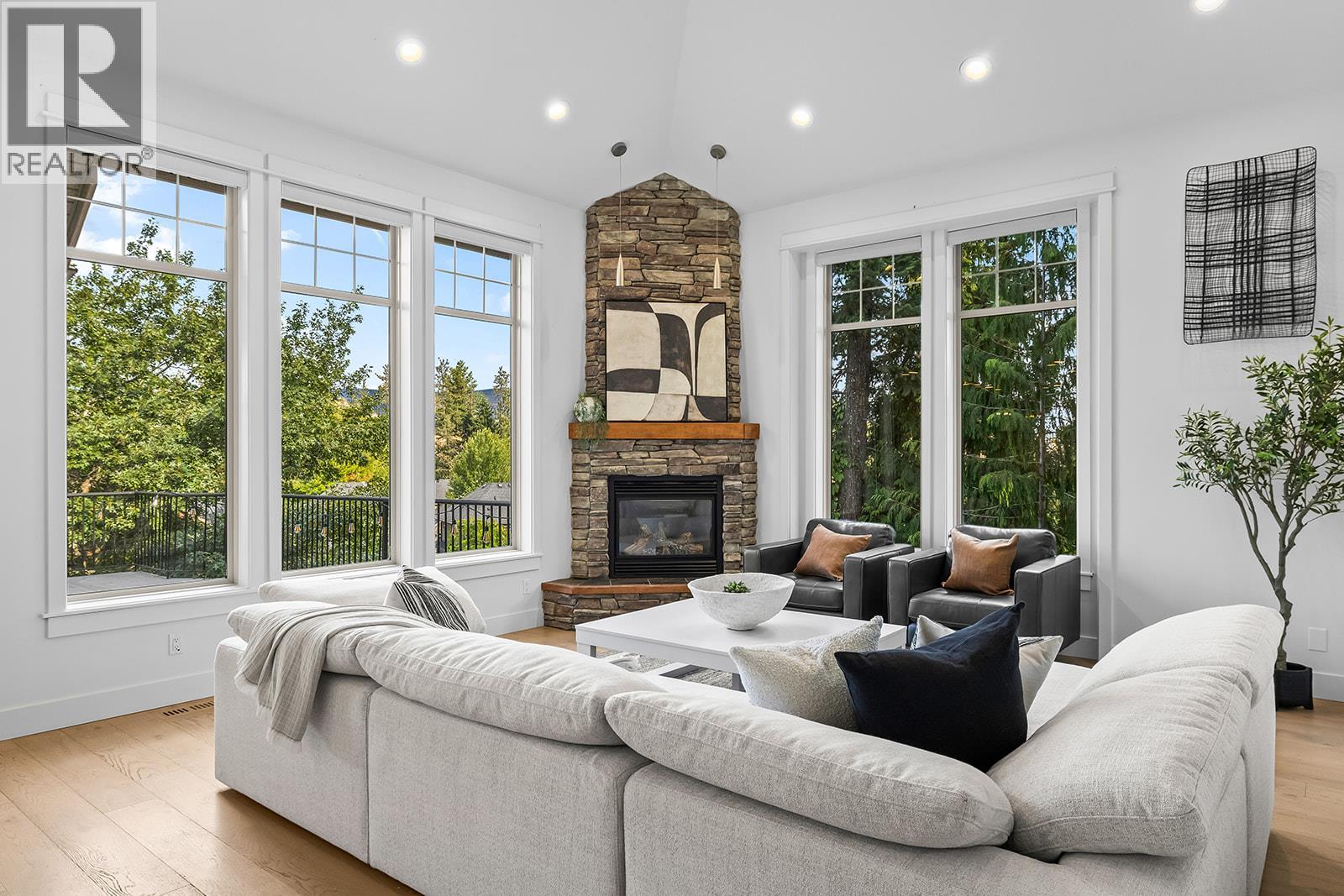 421 Tucker Court, Kelowna, British Columbia  V1V 2S9 - Photo 5 - 10398282