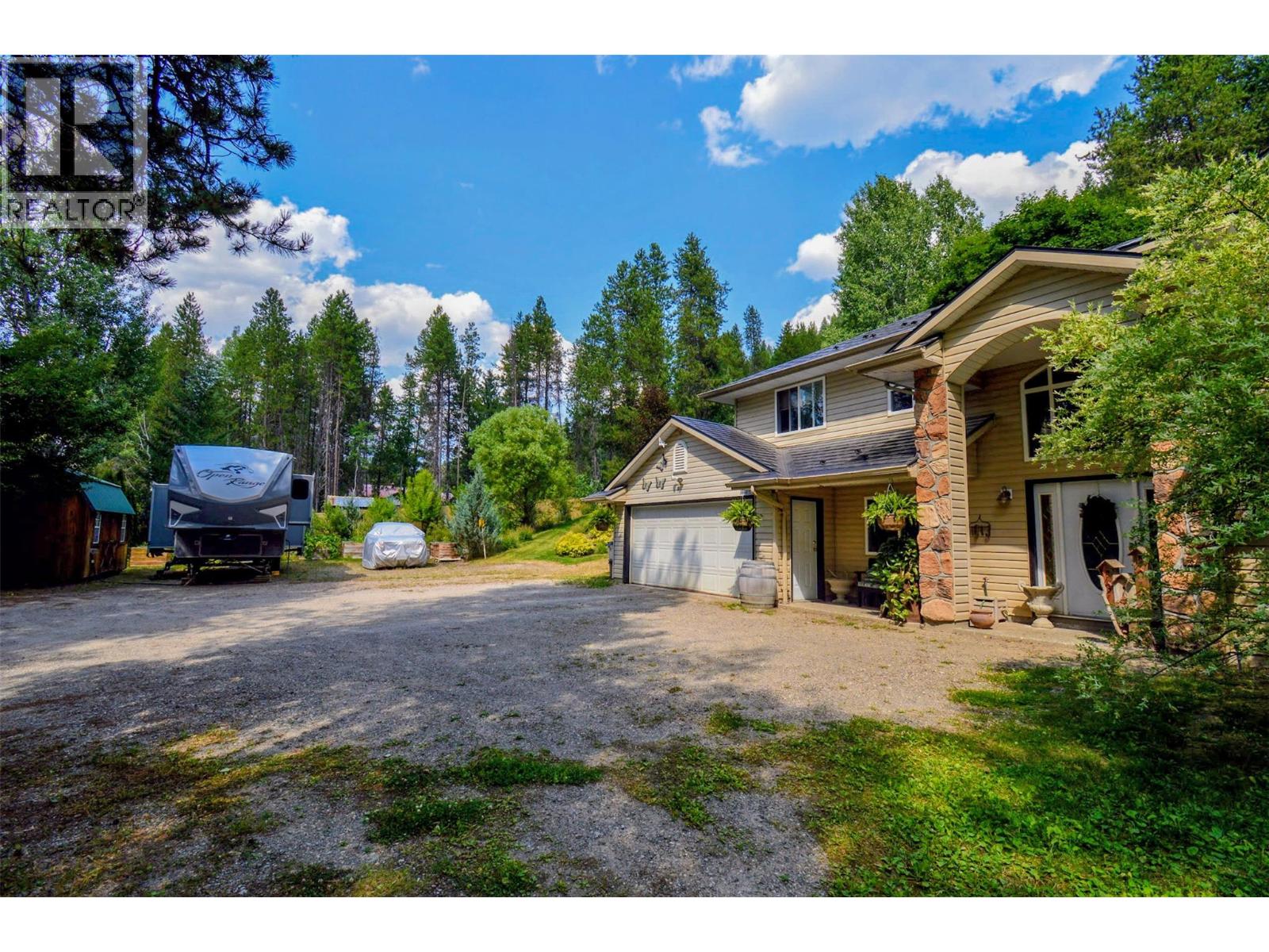 610 Strathmore Avenue, Greenwood, British Columbia  V0H 1J0 - Photo 1 - 10398163