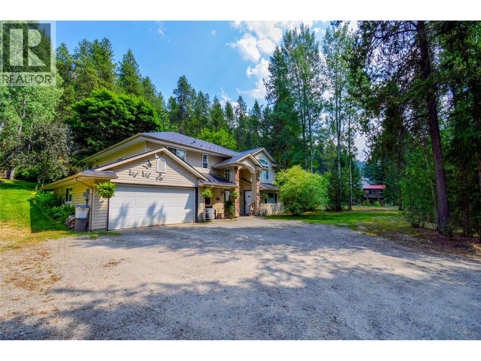 610 Strathmore Avenue, Greenwood, British Columbia  V0H 1J0 - Photo 2 - 10398163