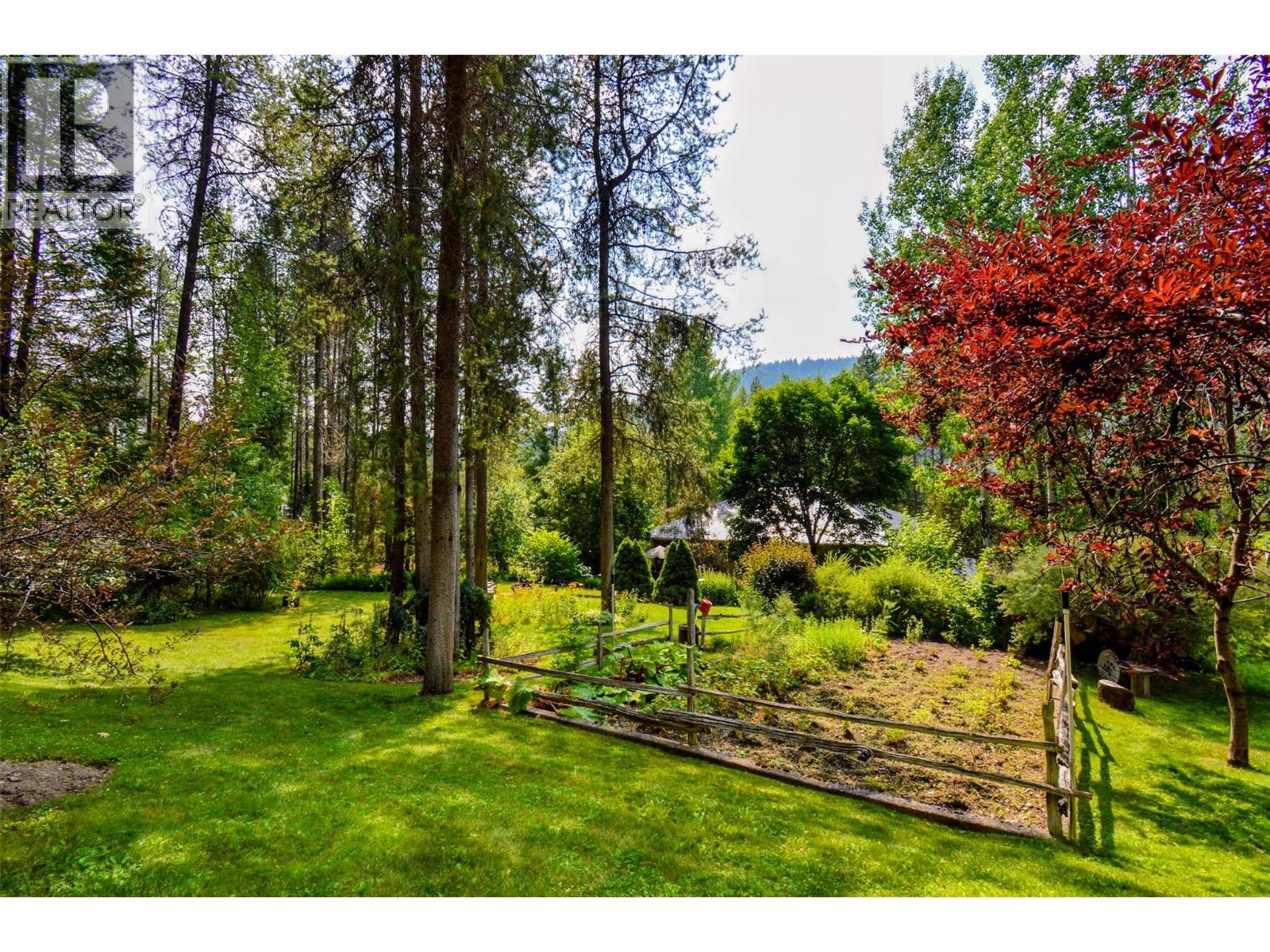 610 Strathmore Avenue, Greenwood, British Columbia  V0H 1J0 - Photo 22 - 10398163