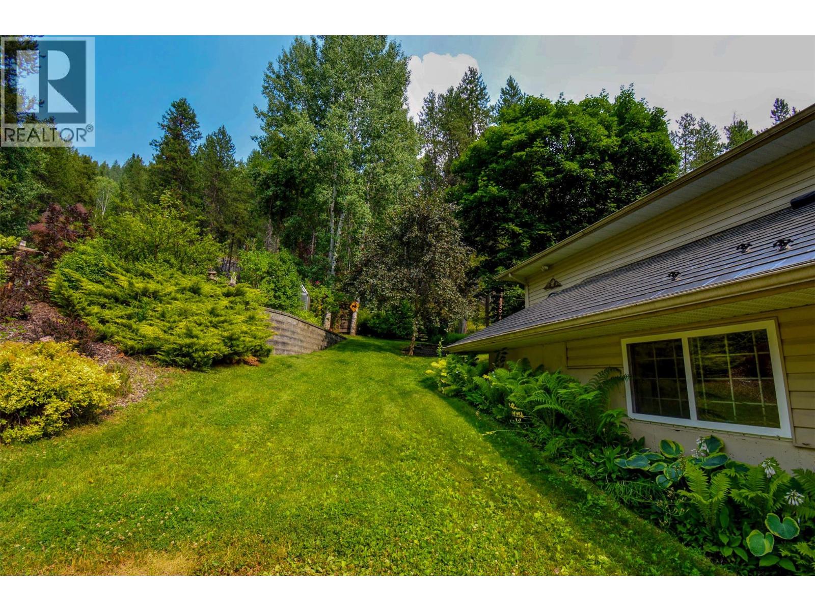 610 Strathmore Avenue, Greenwood, British Columbia  V0H 1J0 - Photo 6 - 10398163
