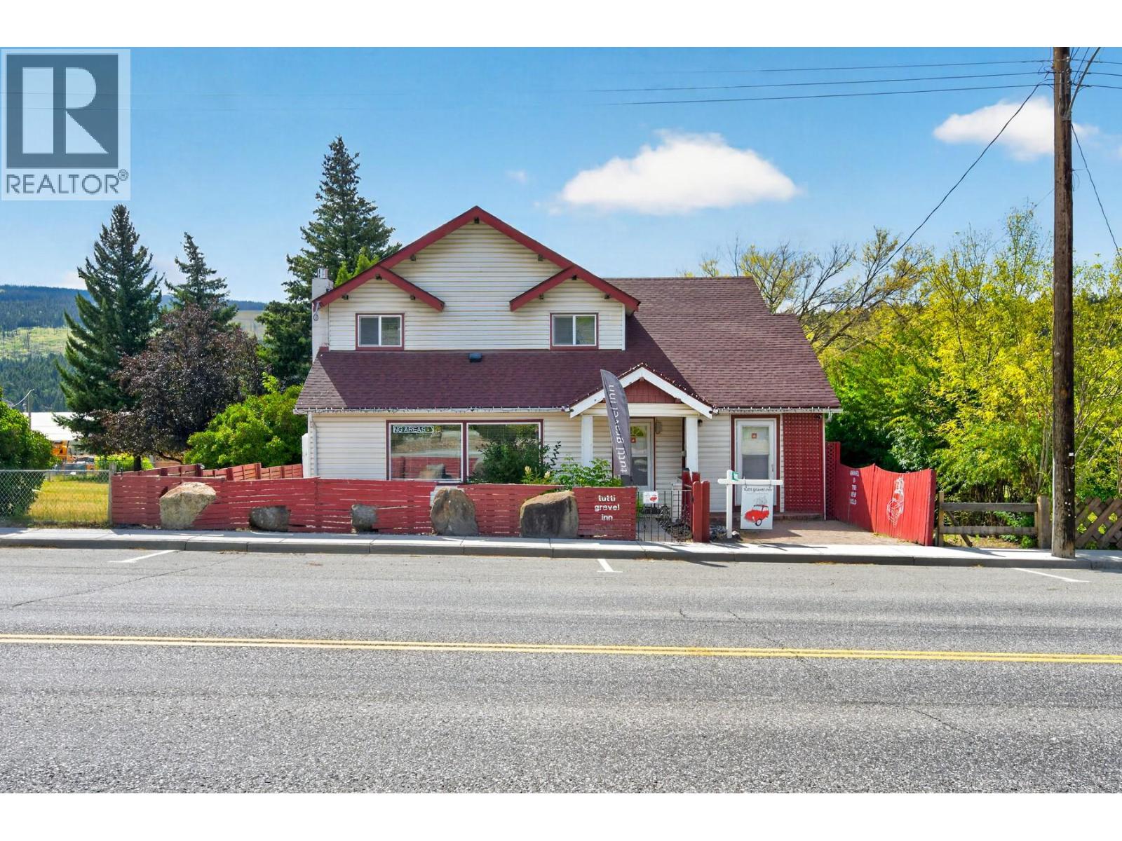 1411 Cariboo  97 Highway, Clinton, British Columbia  V0K 1K0 - Photo 1 - 10398113