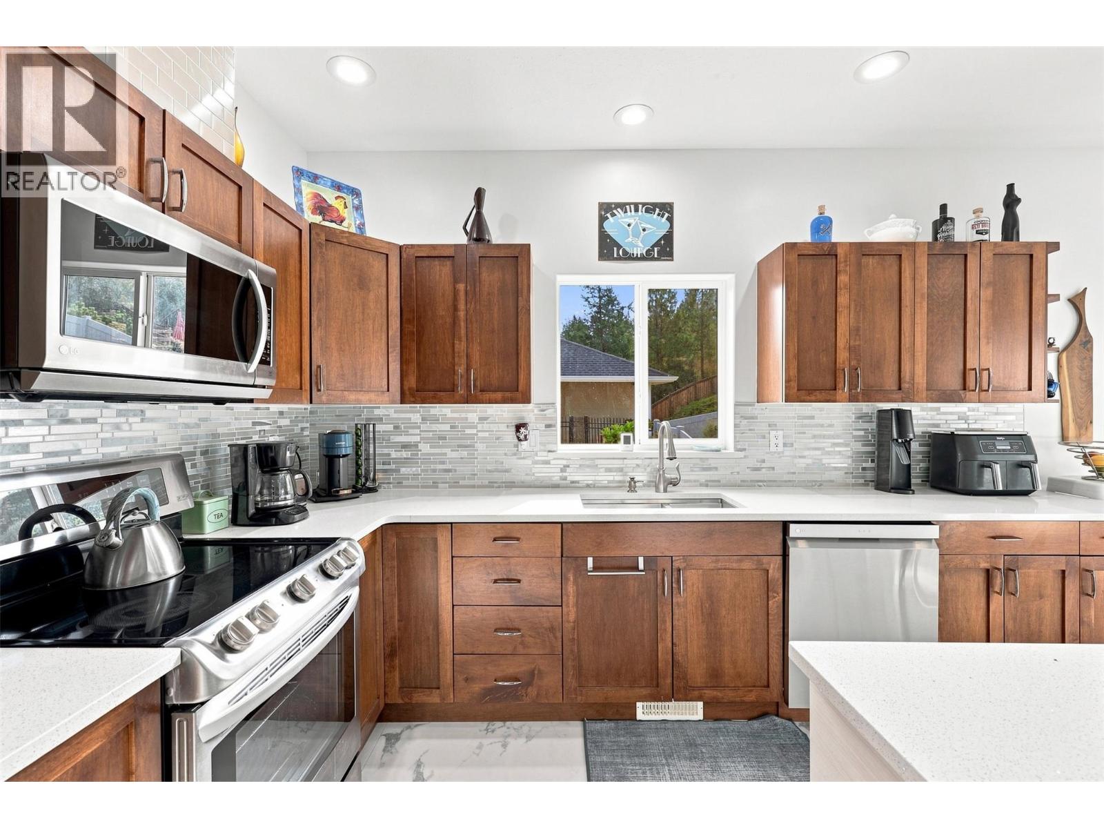 2955 Kicking Horse Drive, Kamloops, British Columbia  V2E 2L8 - Photo 12 - 10398375
