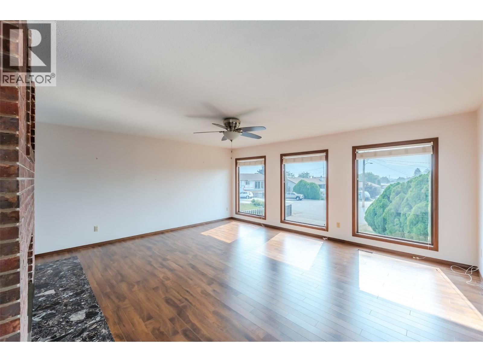 14 Bartlett Place, Osoyoos, British Columbia  V0H 1V2 - Photo 3 - 10397994