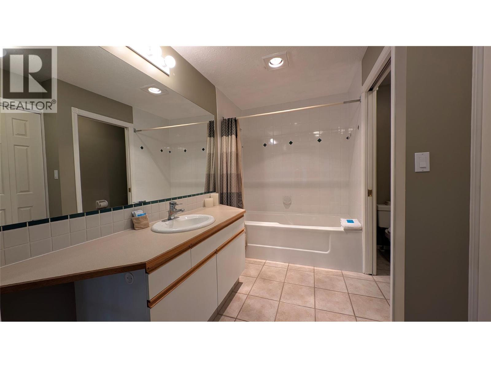 5155 Fairway Drive Unit# 703, Fairmont Hot Springs, British Columbia  V0B 1L1 - Photo 14 - 10398103