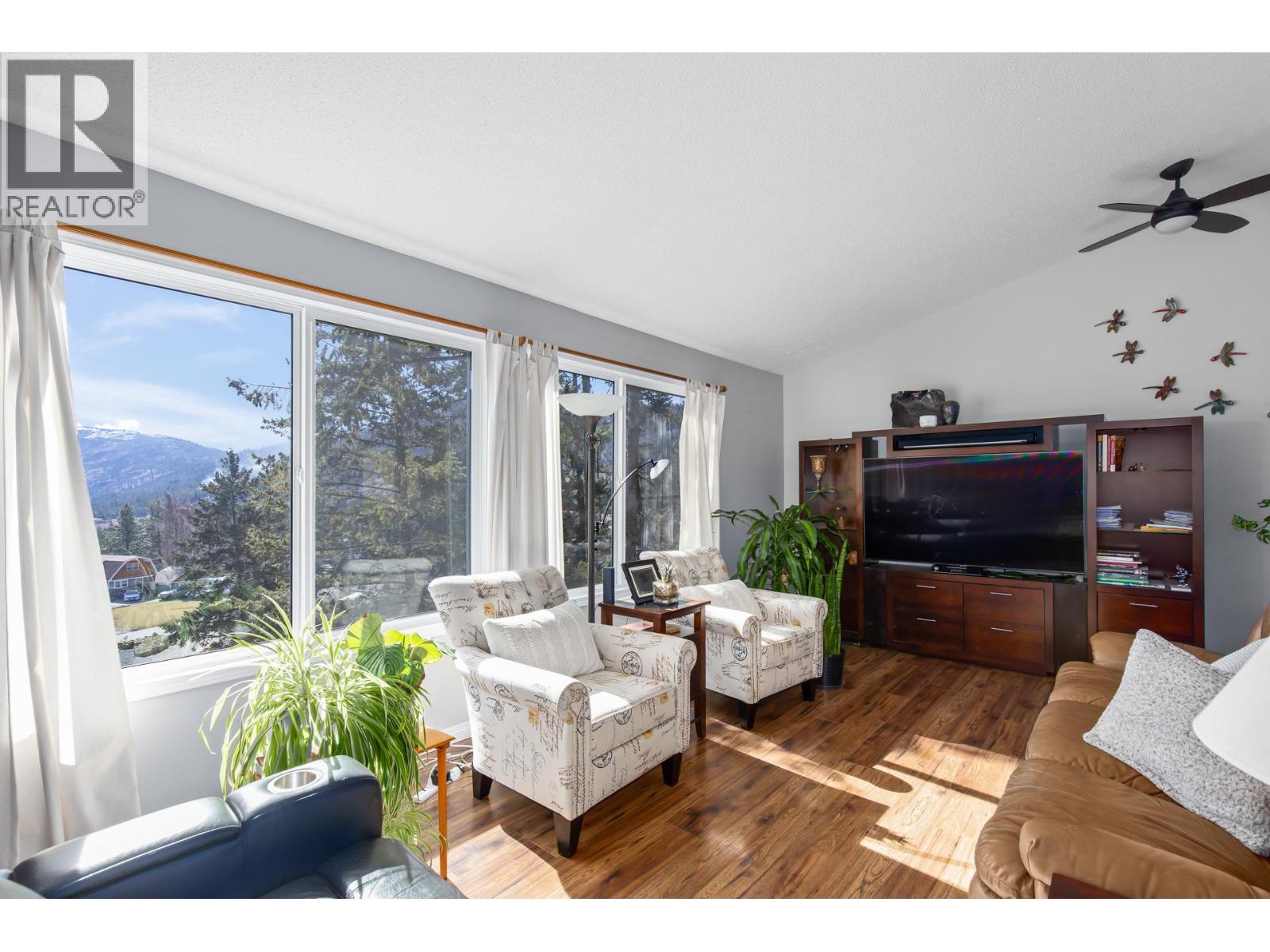 6333 Forest Hill Drive, Peachland, British Columbia  V0H 1X8 - Photo 11 - 10397508