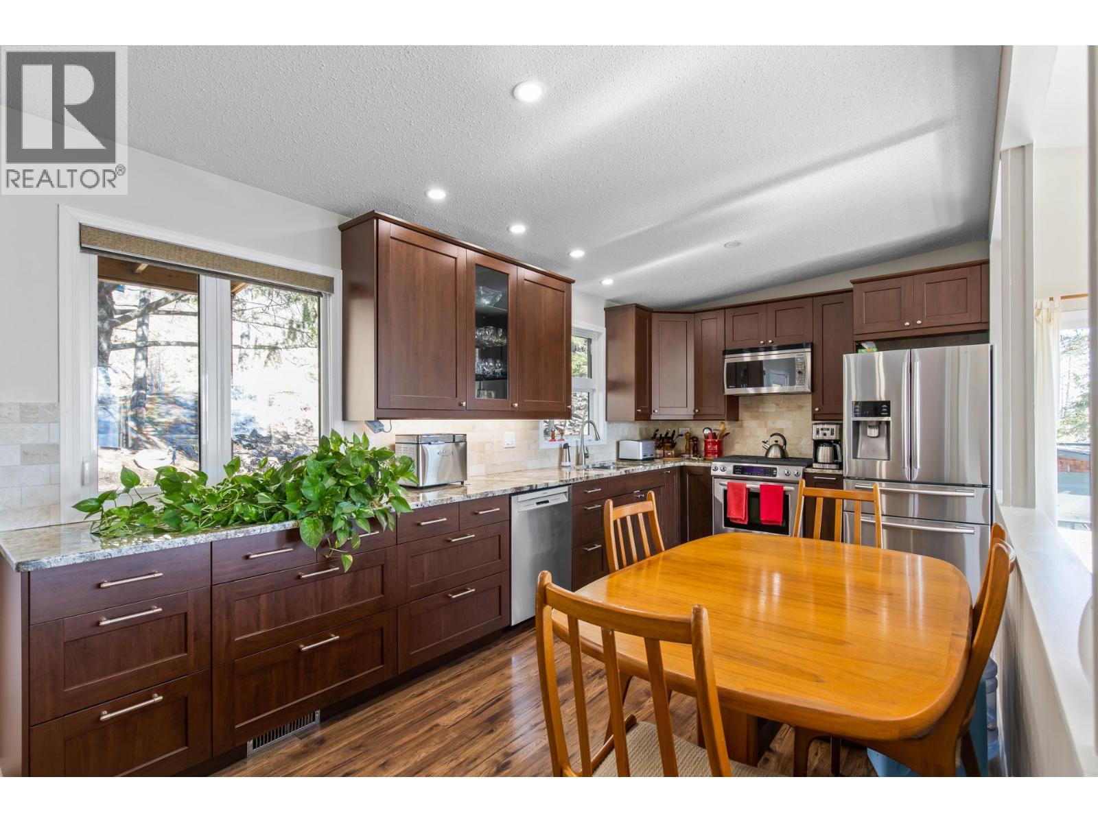 6333 Forest Hill Drive, Peachland, British Columbia  V0H 1X8 - Photo 6 - 10397508