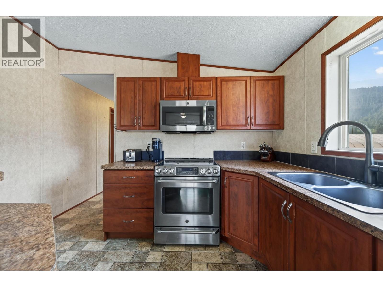 1889 Nicolls Road, Merritt, British Columbia  V1K 1N7 - Photo 11 - 10398402