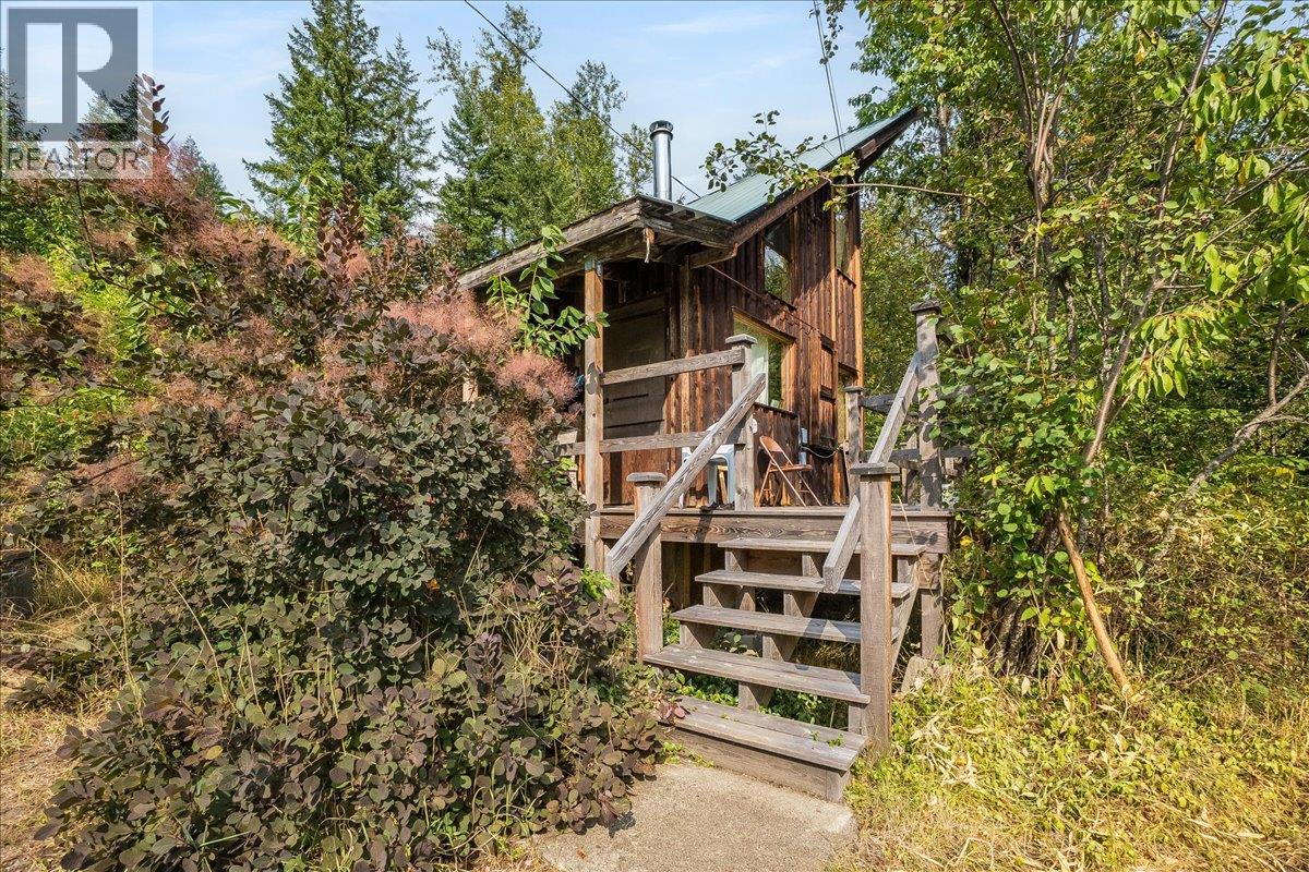 7025 Rogers Road, Balfour, British Columbia  V1L 6S5 - Photo 10 - 10397833