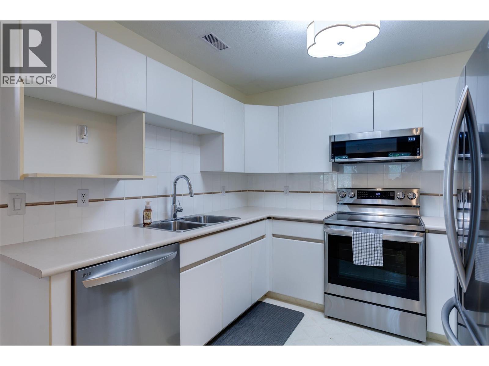 2350 Stillingfleet Road Unit# 213, Kelowna, British Columbia  V1W 3C2 - Photo 2 - 10398198