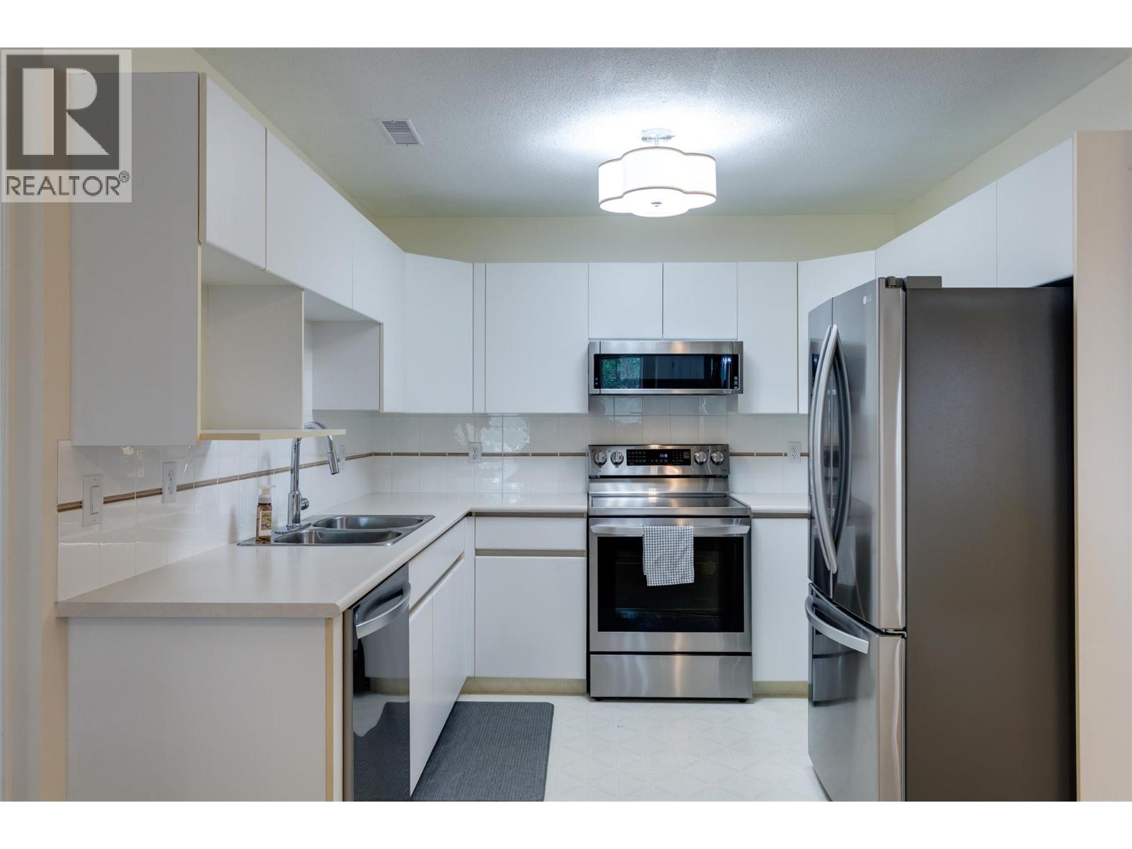 2350 Stillingfleet Road Unit# 213, Kelowna, British Columbia  V1W 3C2 - Photo 3 - 10398198