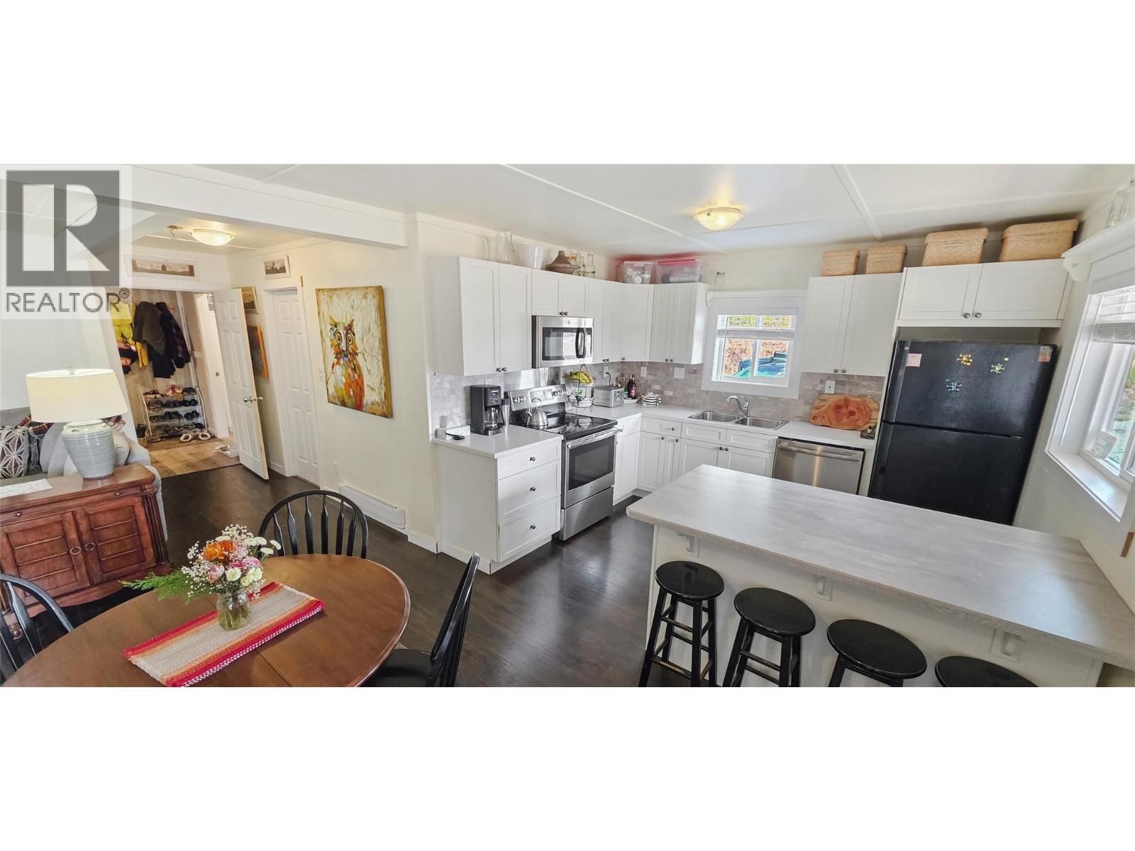 5335 Canyon Road, Rock Creek, British Columbia  V0H 1Y0 - Photo 11 - 10398392