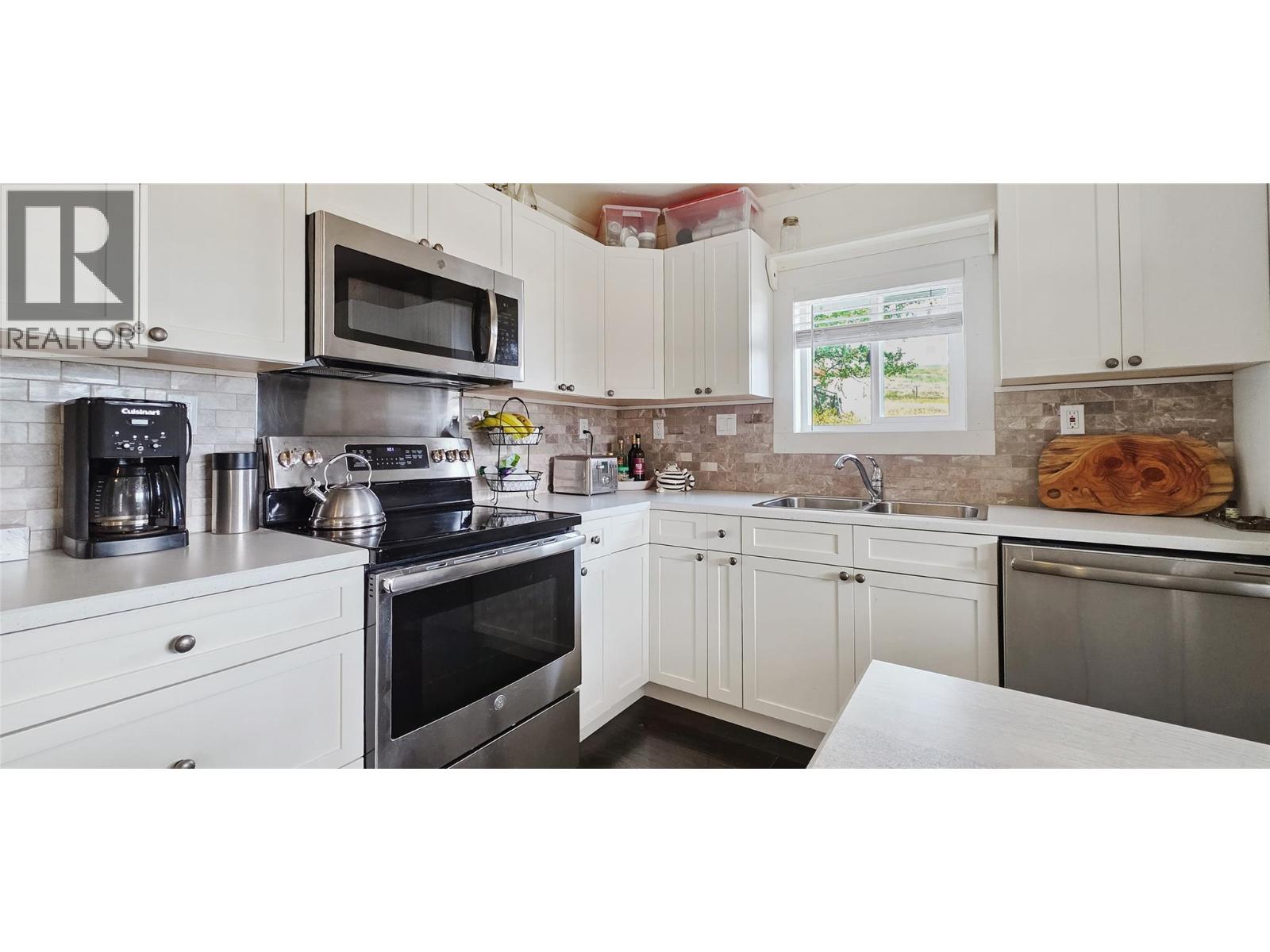 5335 Canyon Road, Rock Creek, British Columbia  V0H 1Y0 - Photo 14 - 10398392