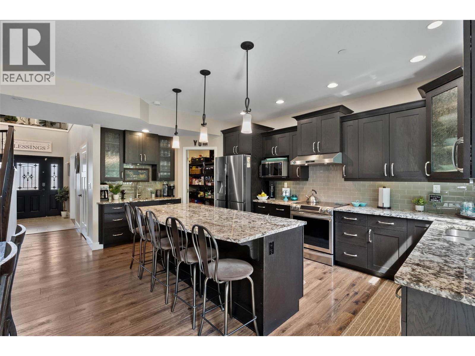 8913 Grizzly Crescent, Kamloops, British Columbia  V2C 6T9 - Photo 4 - 10398162