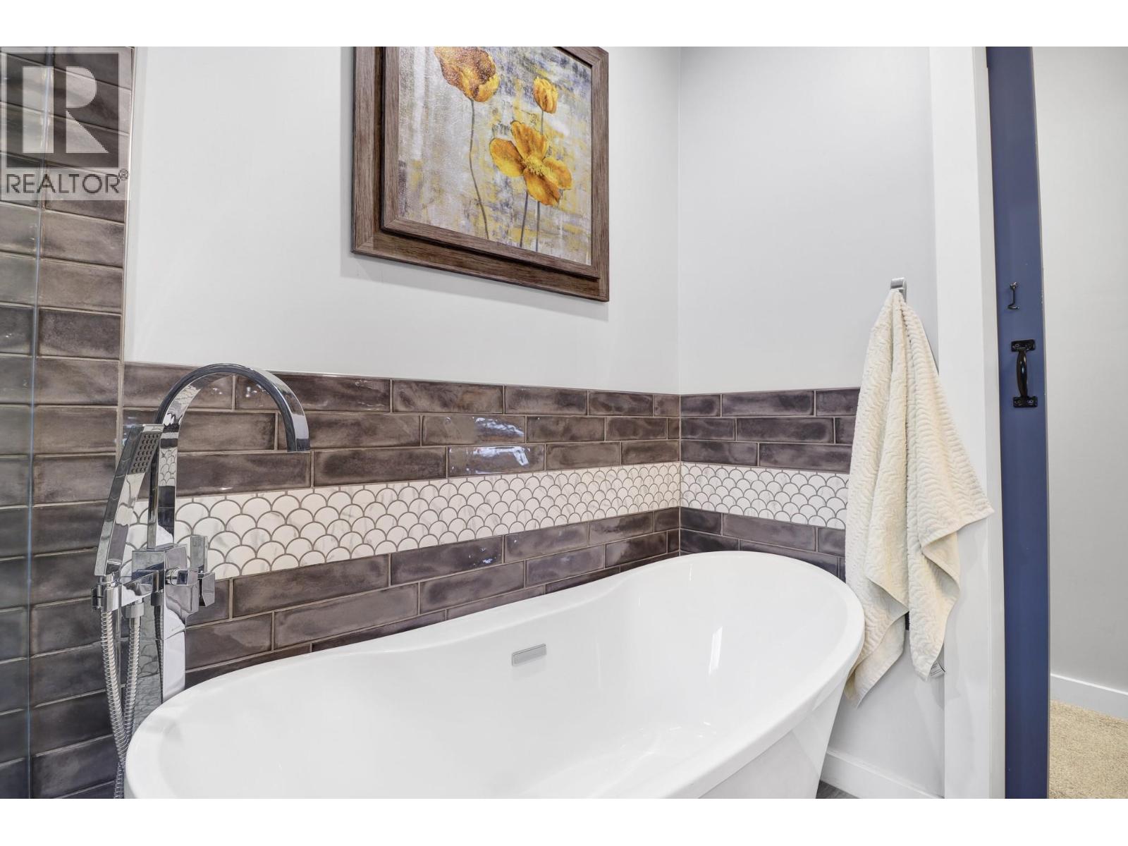 701 17th Avenue S, Cranbrook, British Columbia  V1C 3B6 - Photo 35 - 10398105