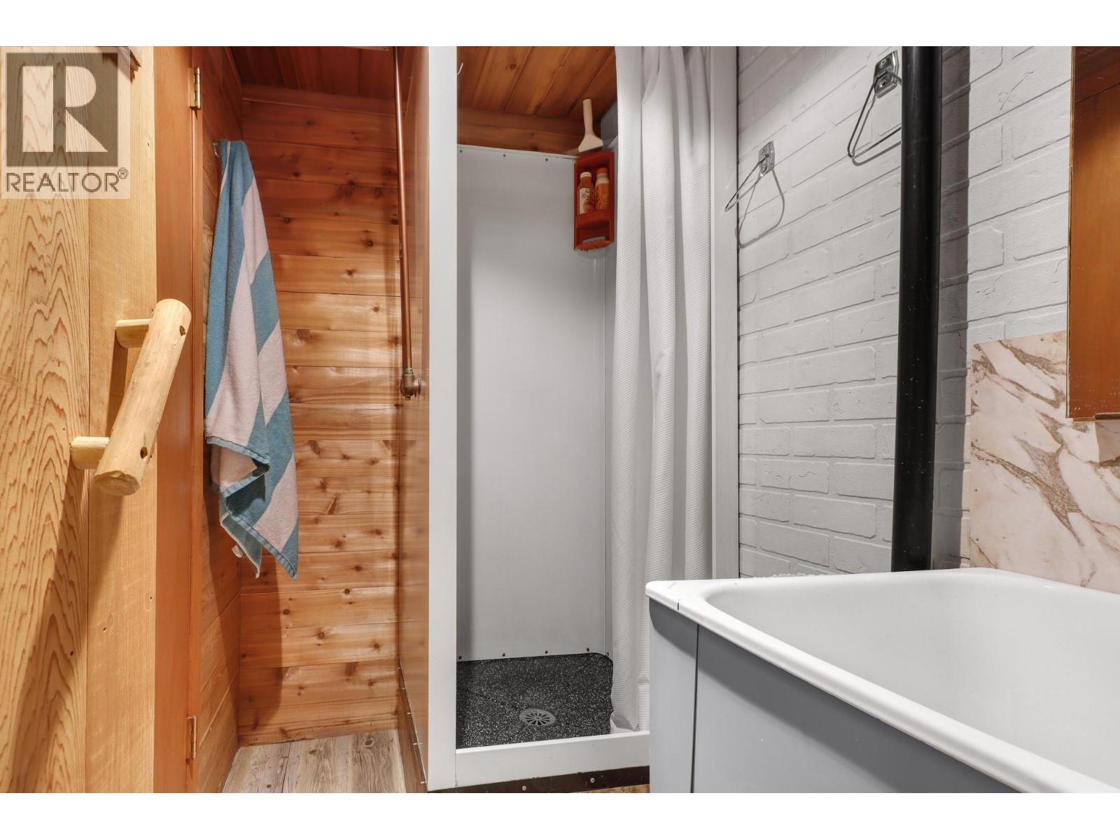701 17th Avenue S, Cranbrook, British Columbia  V1C 3B6 - Photo 49 - 10398105