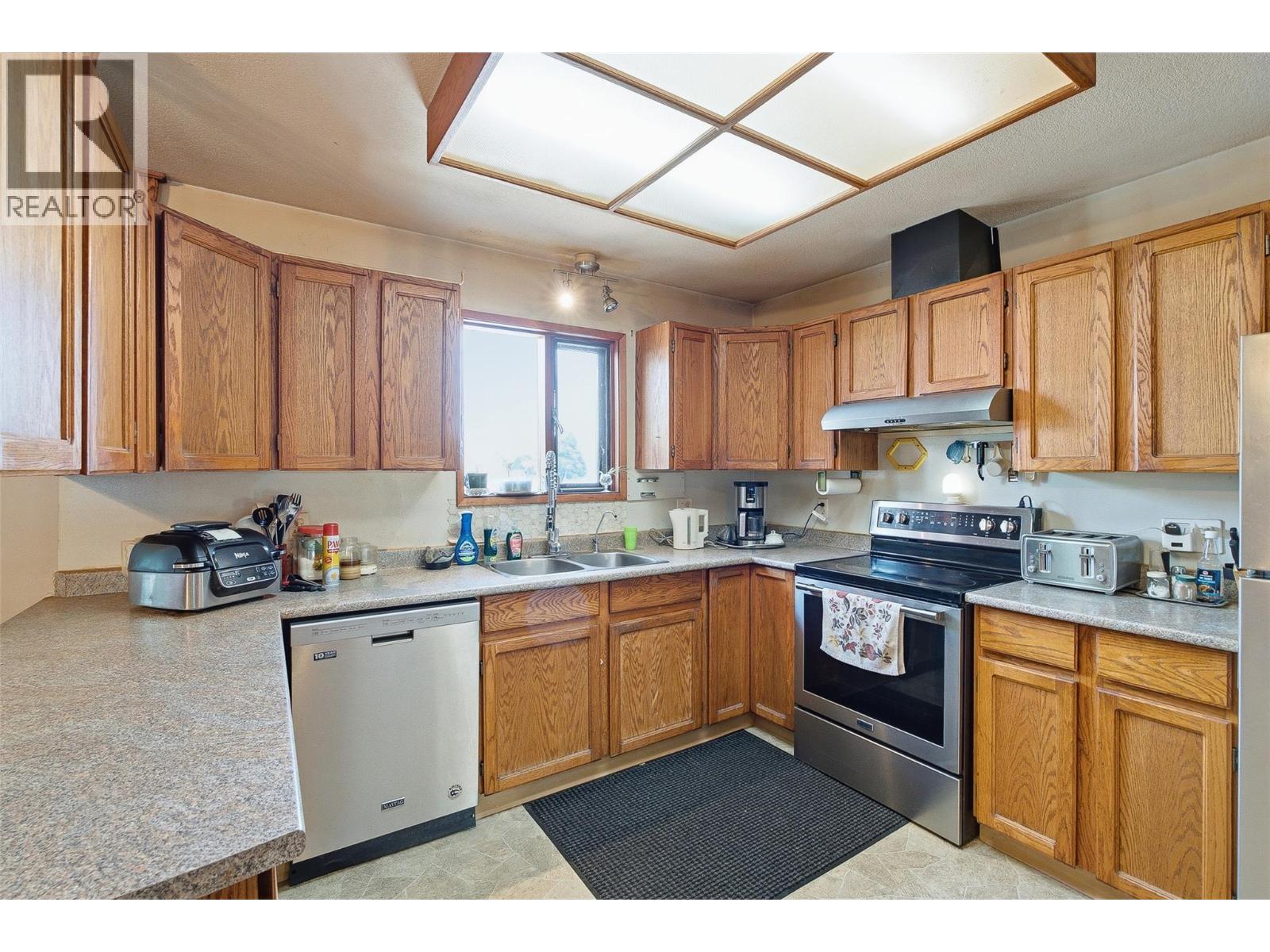 2613 Coutlee Avenue, Merritt, British Columbia  V1K 1A9 - Photo 24 - 10398417
