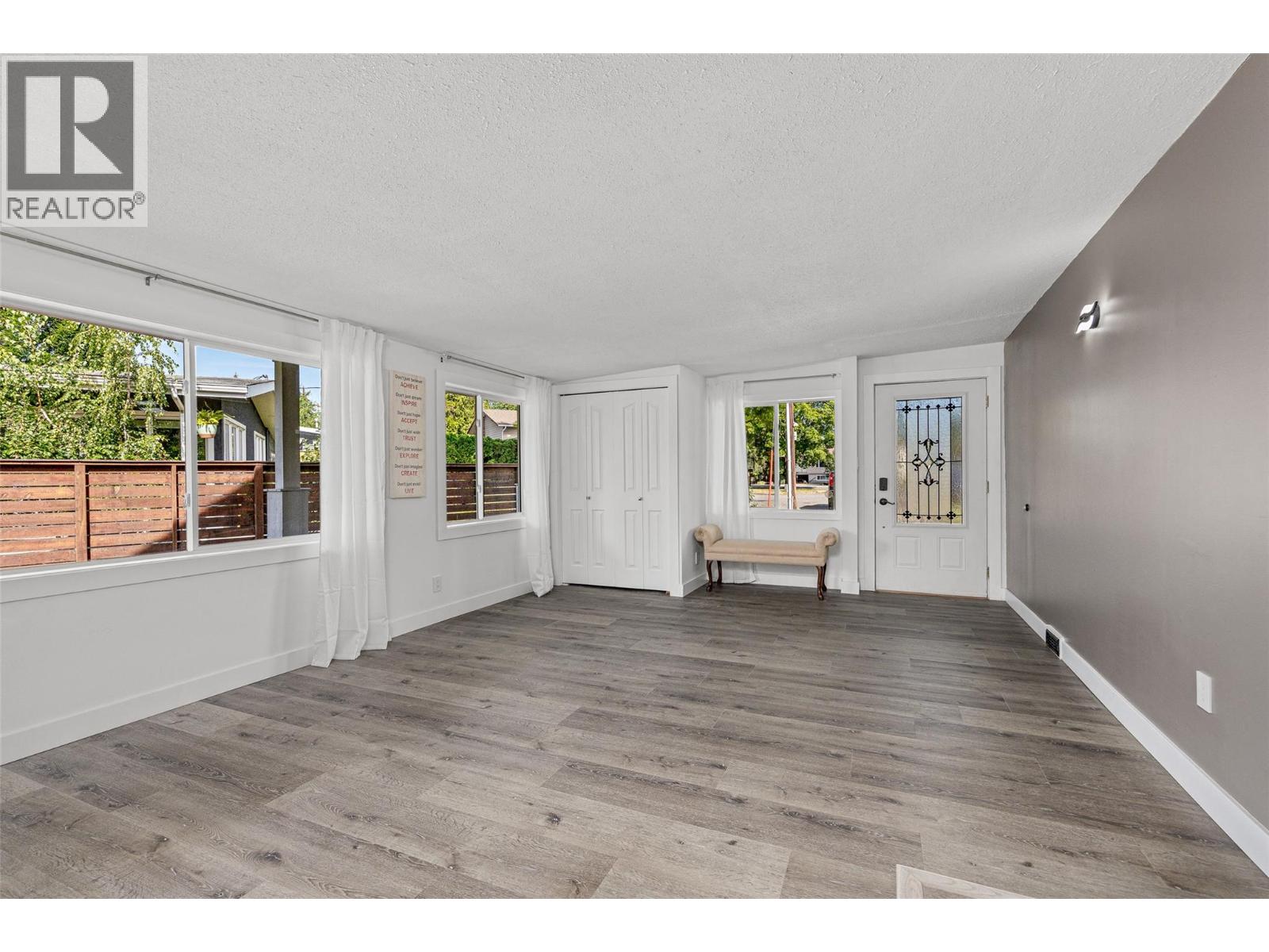 654 Armour Crescent, Kelowna, British Columbia  V1W 1A5 - Photo 12 - 10398179