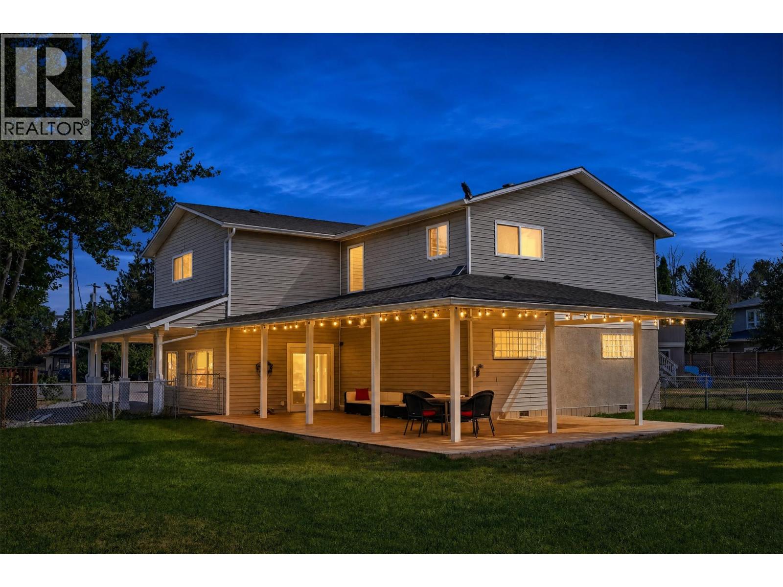654 Armour Crescent, Kelowna, British Columbia  V1W 1A5 - Photo 2 - 10398179