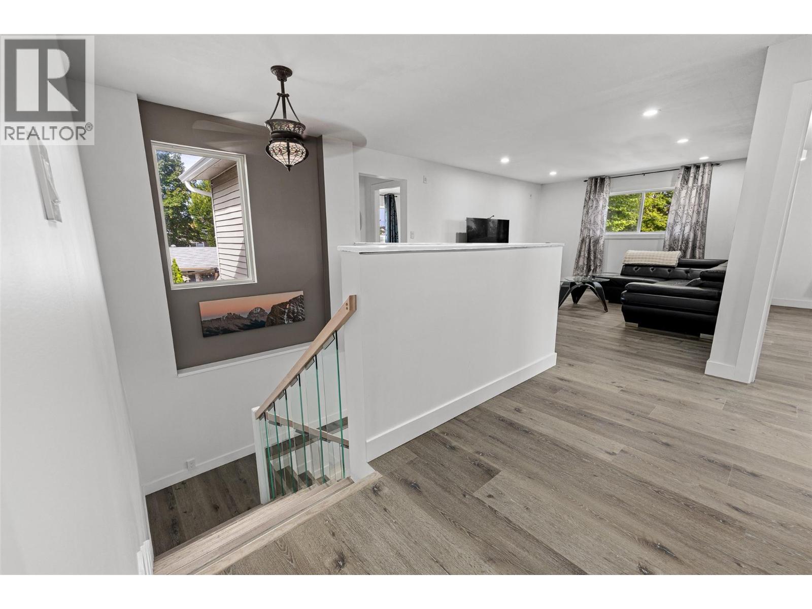 654 Armour Crescent, Kelowna, British Columbia  V1W 1A5 - Photo 23 - 10398179