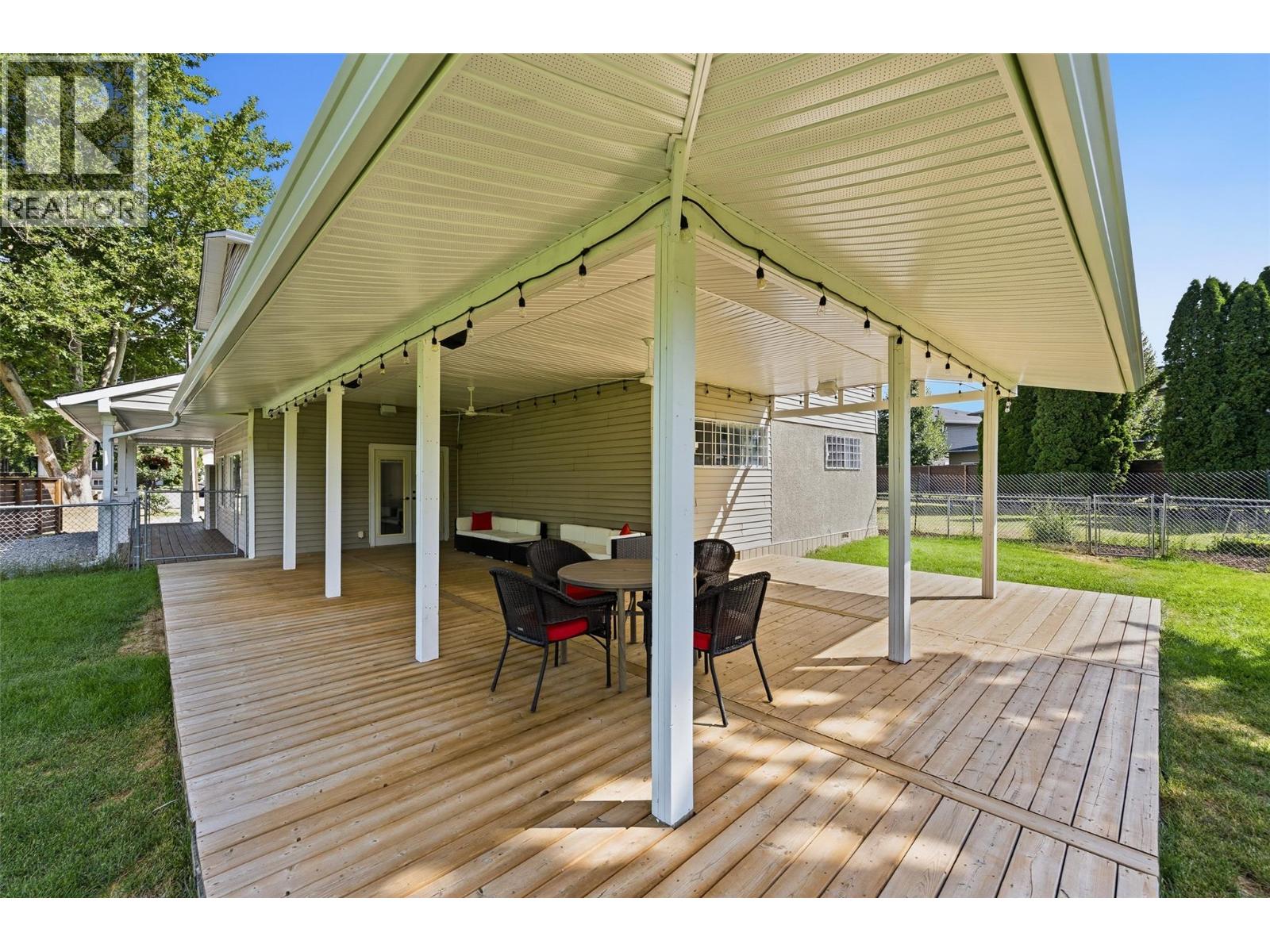 654 Armour Crescent, Kelowna, British Columbia  V1W 1A5 - Photo 37 - 10398179