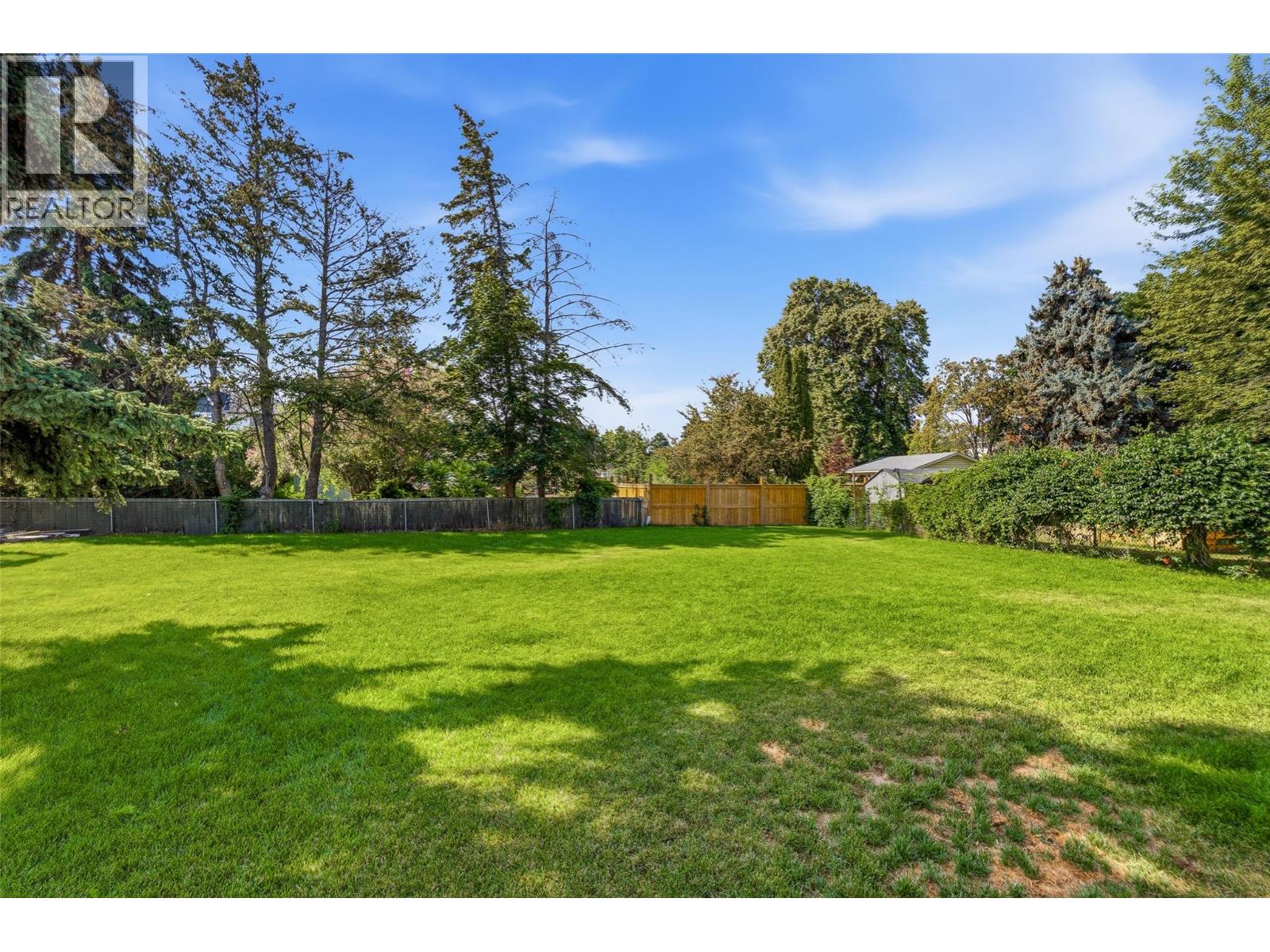 654 Armour Crescent, Kelowna, British Columbia  V1W 1A5 - Photo 43 - 10398179