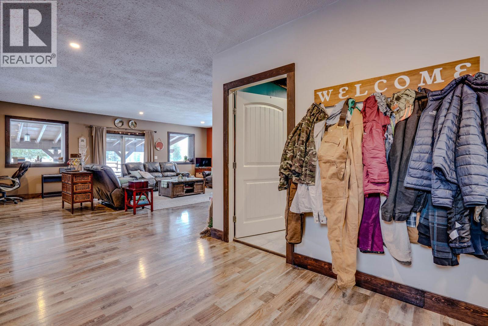 26 Byers Road, Cherryville, British Columbia  V0E 2G1 - Photo 9 - 10398253