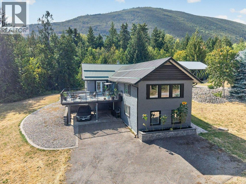 411 Christison Road Sw, Salmon Arm, British Columbia  V1E 3B4 - Photo 1 - 10397652