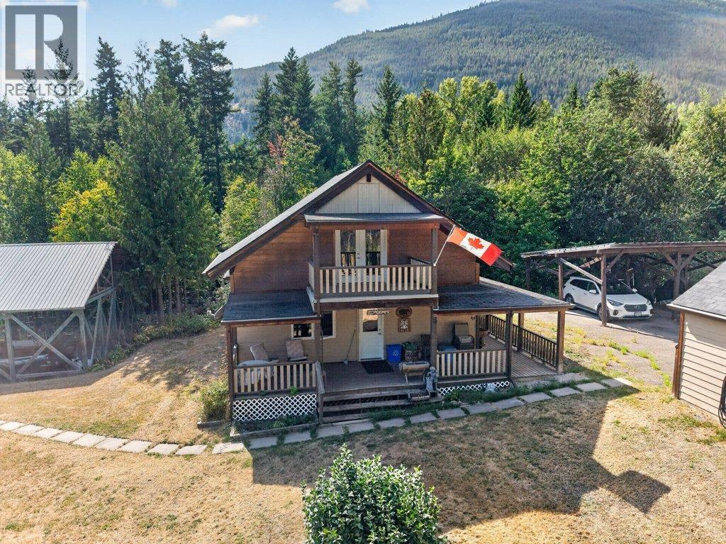411 Christison Road Sw, Salmon Arm, British Columbia  V1E 3B4 - Photo 3 - 10397652