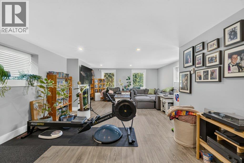 411 Christison Road Sw, Salmon Arm, British Columbia  V1E 3B4 - Photo 31 - 10397652