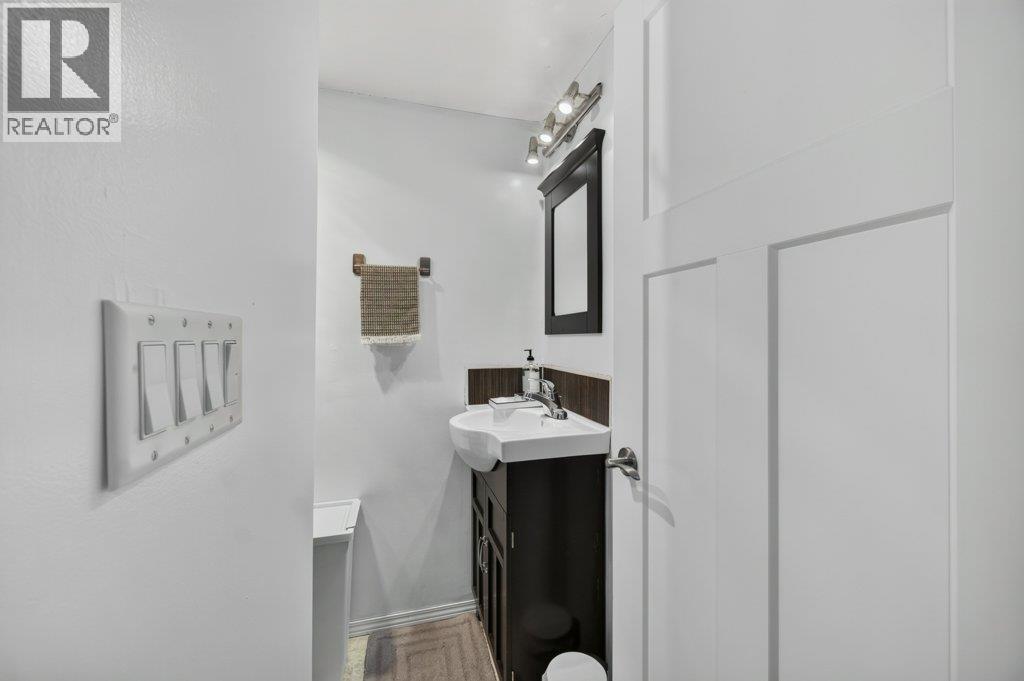 411 Christison Road Sw, Salmon Arm, British Columbia  V1E 3B4 - Photo 33 - 10397652