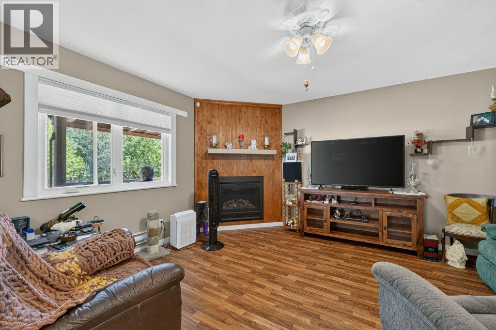 411 Christison Road Sw, Salmon Arm, British Columbia  V1E 3B4 - Photo 38 - 10397652
