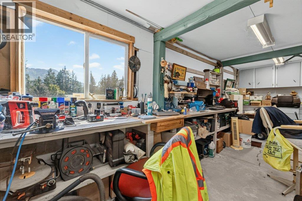 411 Christison Road Sw, Salmon Arm, British Columbia  V1E 3B4 - Photo 47 - 10397652
