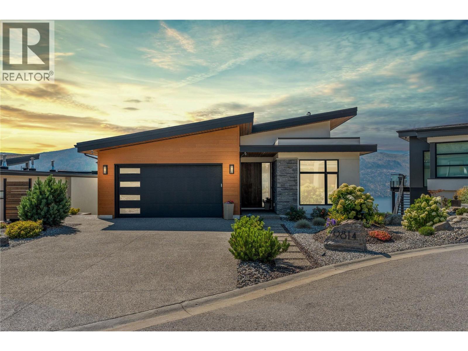 9814 Beacon Hill Crescent, Lake Country, British Columbia  V4V 0A9 - Photo 1 - 10397388