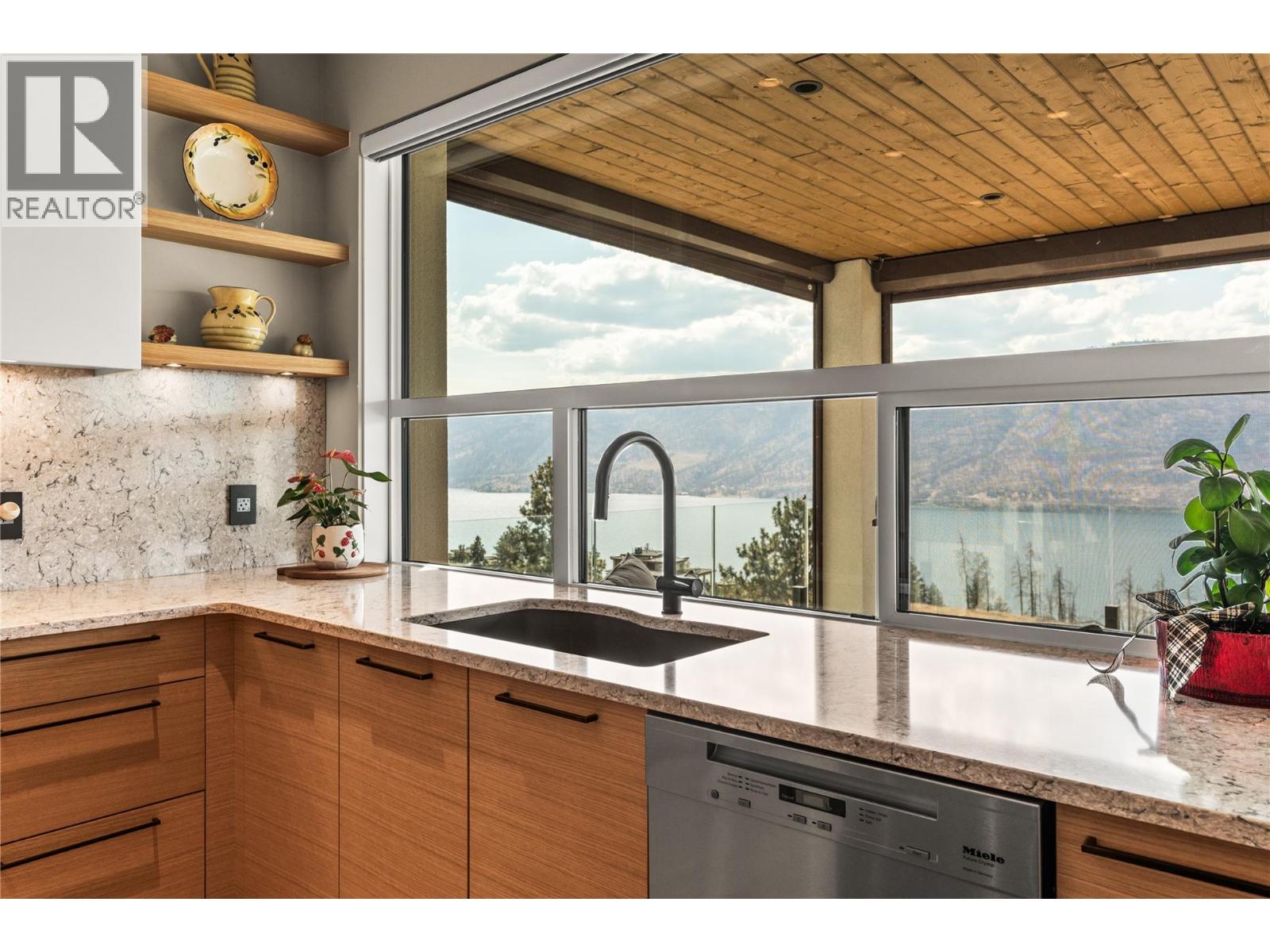 9814 Beacon Hill Crescent, Lake Country, British Columbia  V4V 0A9 - Photo 25 - 10397388