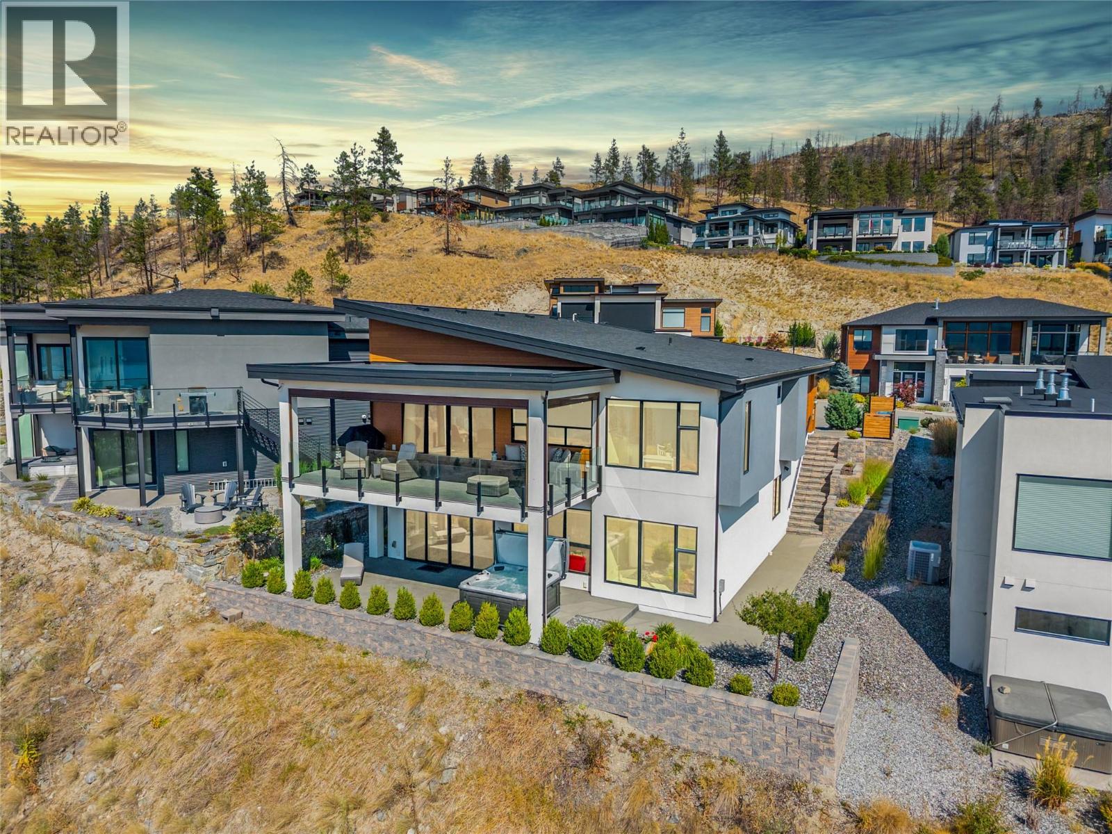 9814 Beacon Hill Crescent, Lake Country, British Columbia  V4V 0A9 - Photo 3 - 10397388