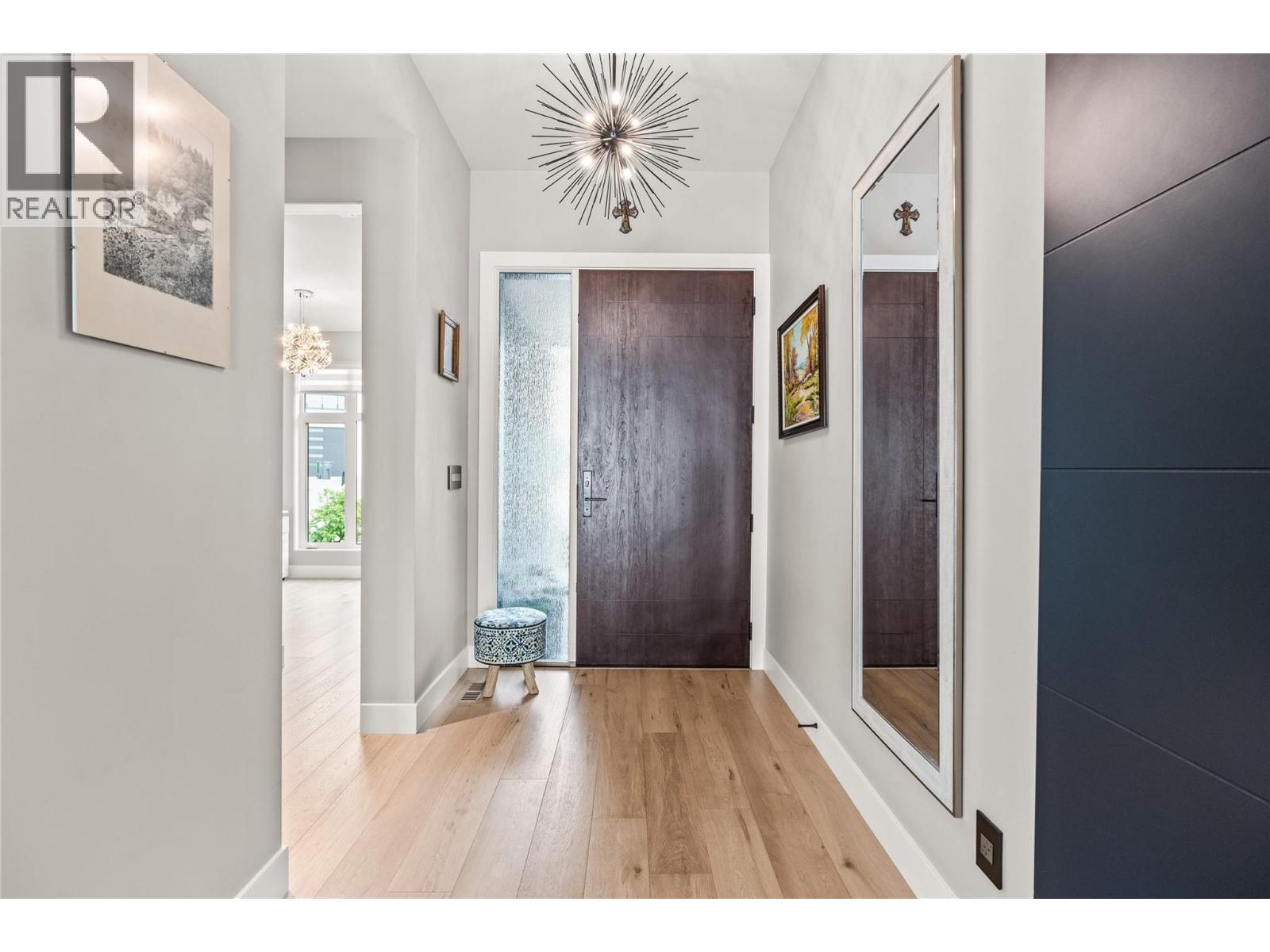 9814 Beacon Hill Crescent, Lake Country, British Columbia  V4V 0A9 - Photo 8 - 10397388