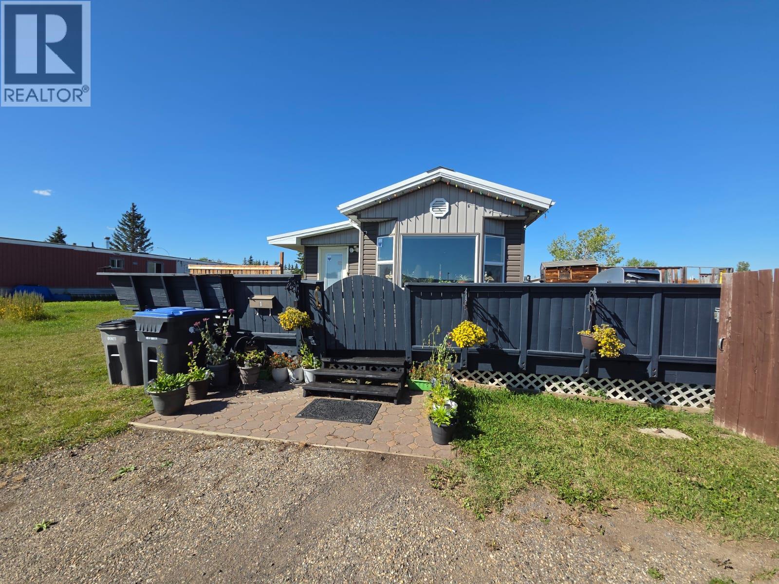 1201 118 Avenue Unit# 1, Dawson Creek, British Columbia  V1G 4L2 - Photo 2 - 10398250