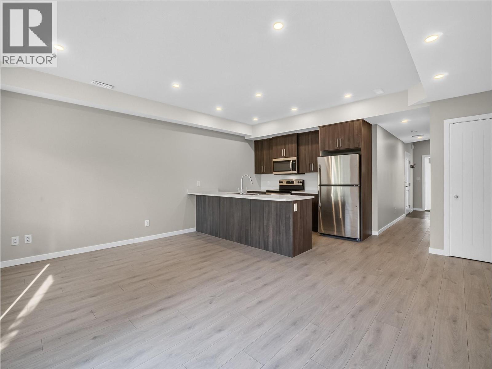 2081 11 Avenue Ne Unit# 13, Salmon Arm, British Columbia  V1E 0G1 - Photo 3 - 10398374