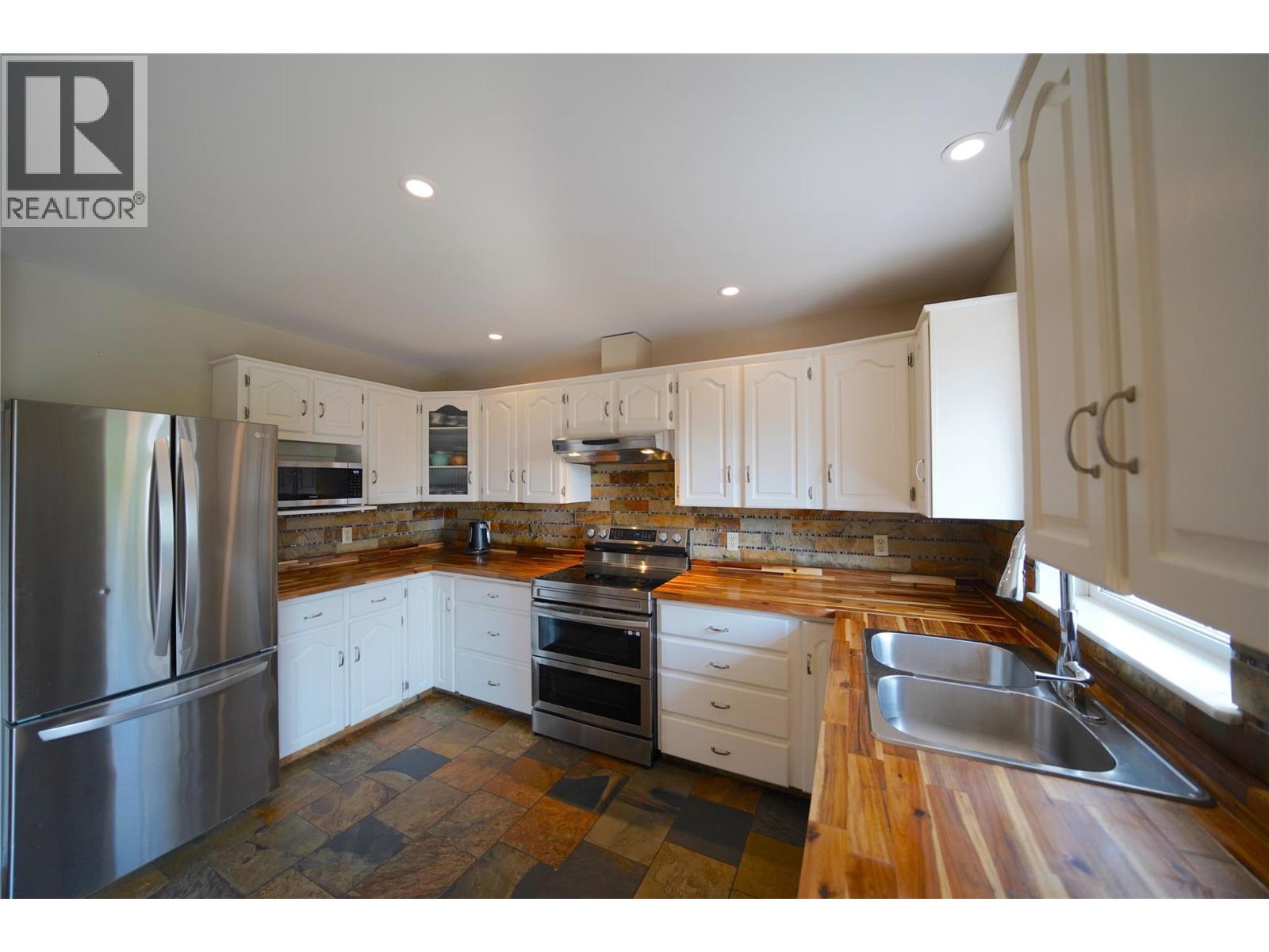 2774 Waite Road, Nelson, British Columbia  V1L 6K9 - Photo 15 - 10398108