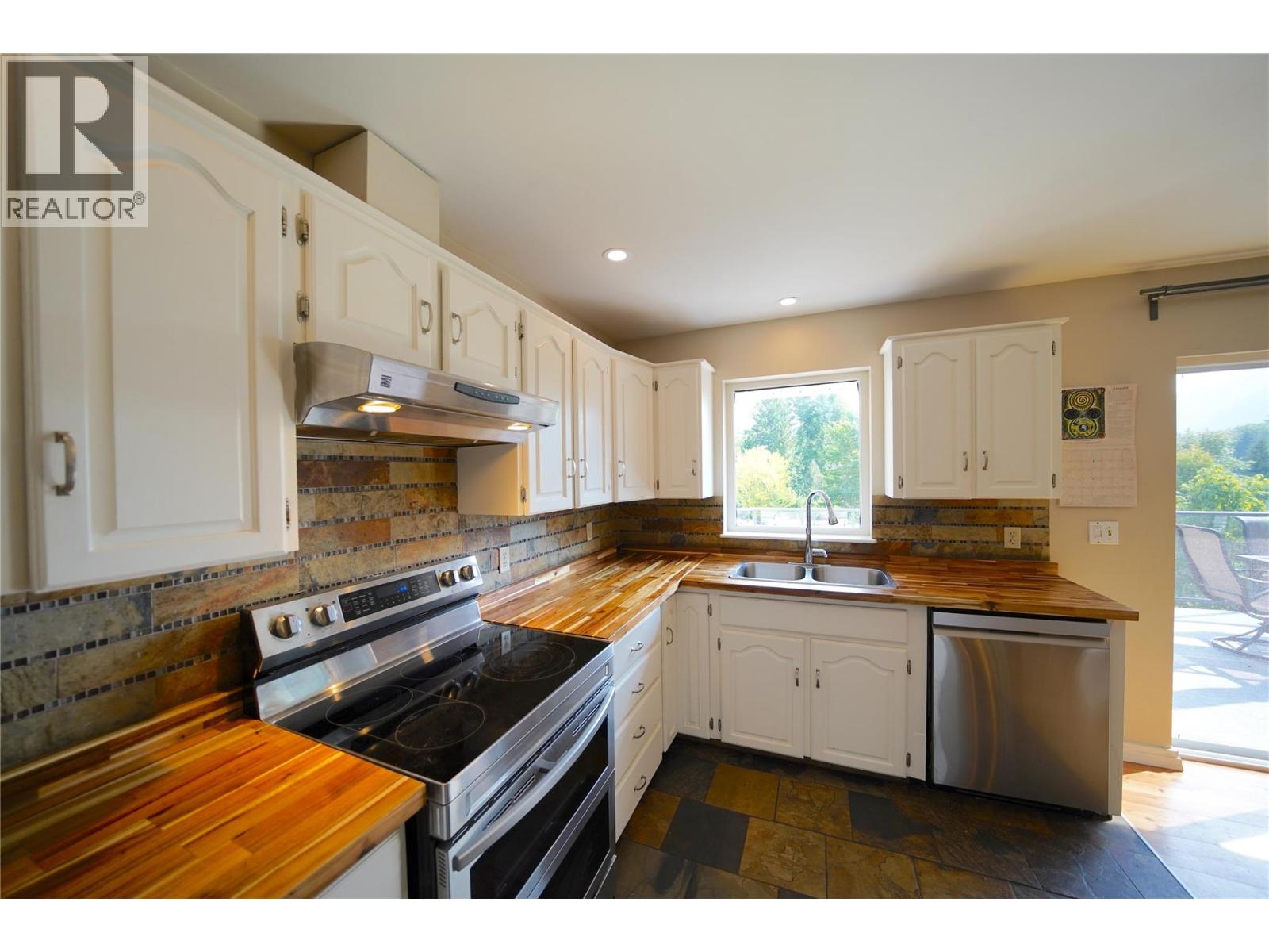 2774 Waite Road, Nelson, British Columbia  V1L 6K9 - Photo 16 - 10398108