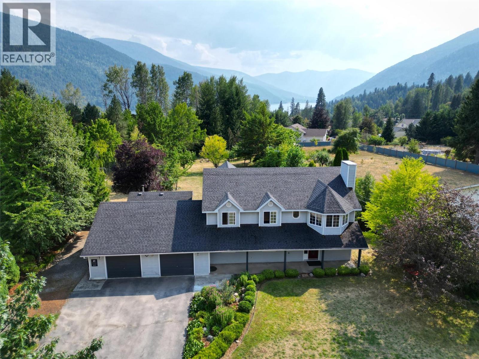 2774 Waite Road, Nelson, British Columbia  V1L 6K9 - Photo 2 - 10398108