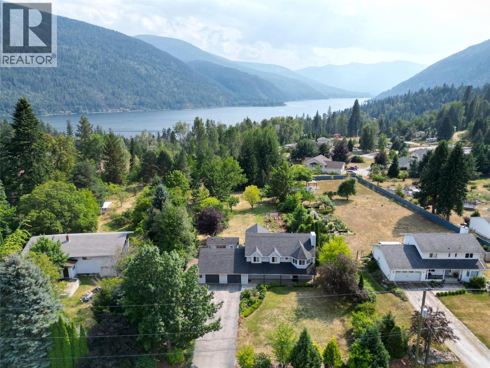 2774 Waite Road, Nelson, British Columbia  V1L 6K9 - Photo 3 - 10398108