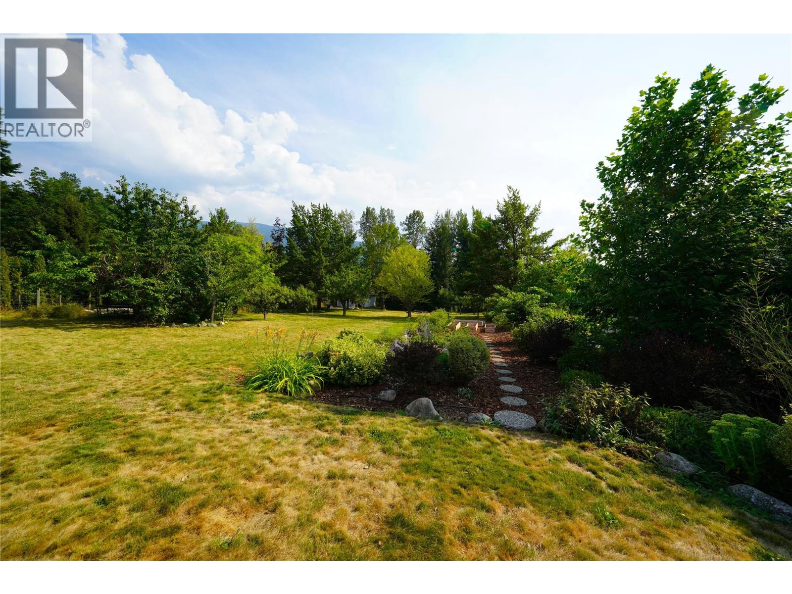 2774 Waite Road, Nelson, British Columbia  V1L 6K9 - Photo 73 - 10398108