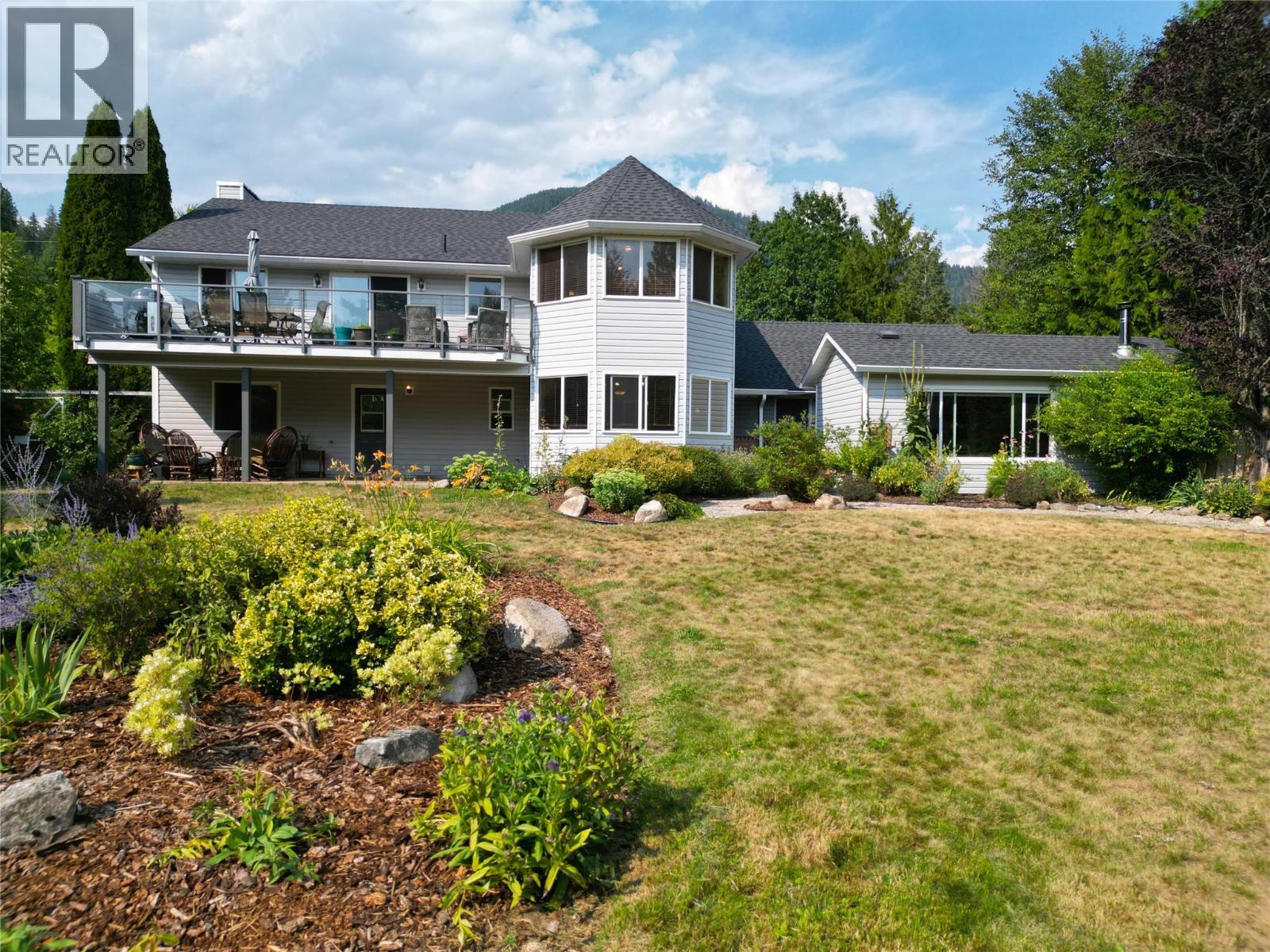 2774 Waite Road, Nelson, British Columbia  V1L 6K9 - Photo 9 - 10398108