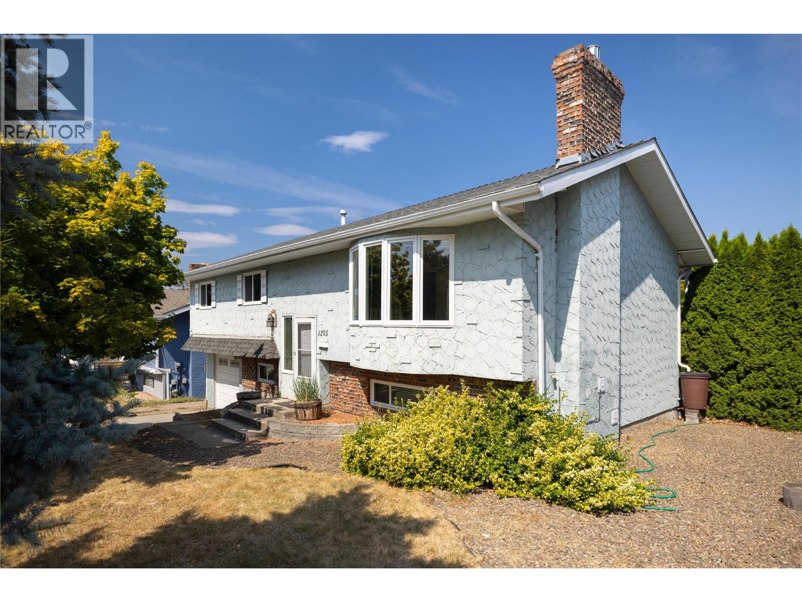 1205 43 Avenue, Vernon, British Columbia  V1T 8J9 - Photo 1 - 10398249