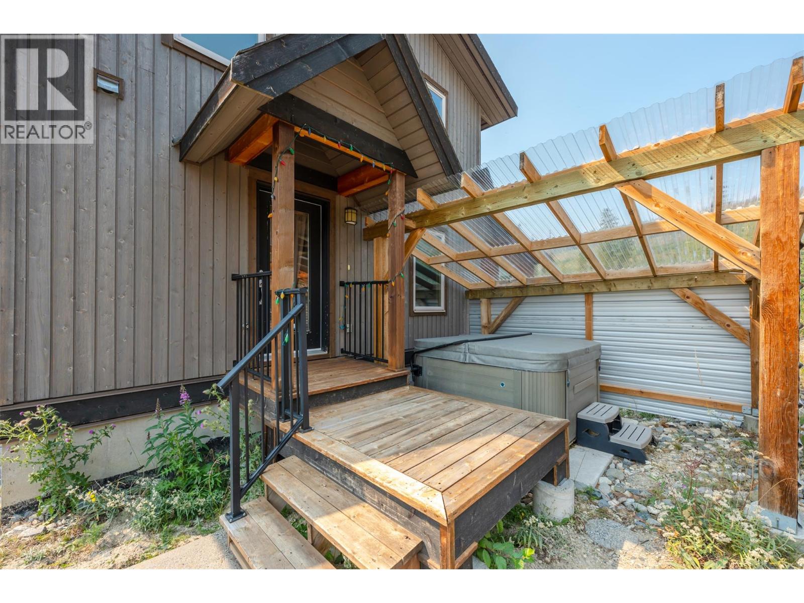 15 Falcon Drive, Oliver, British Columbia    - Photo 3 - 10397935